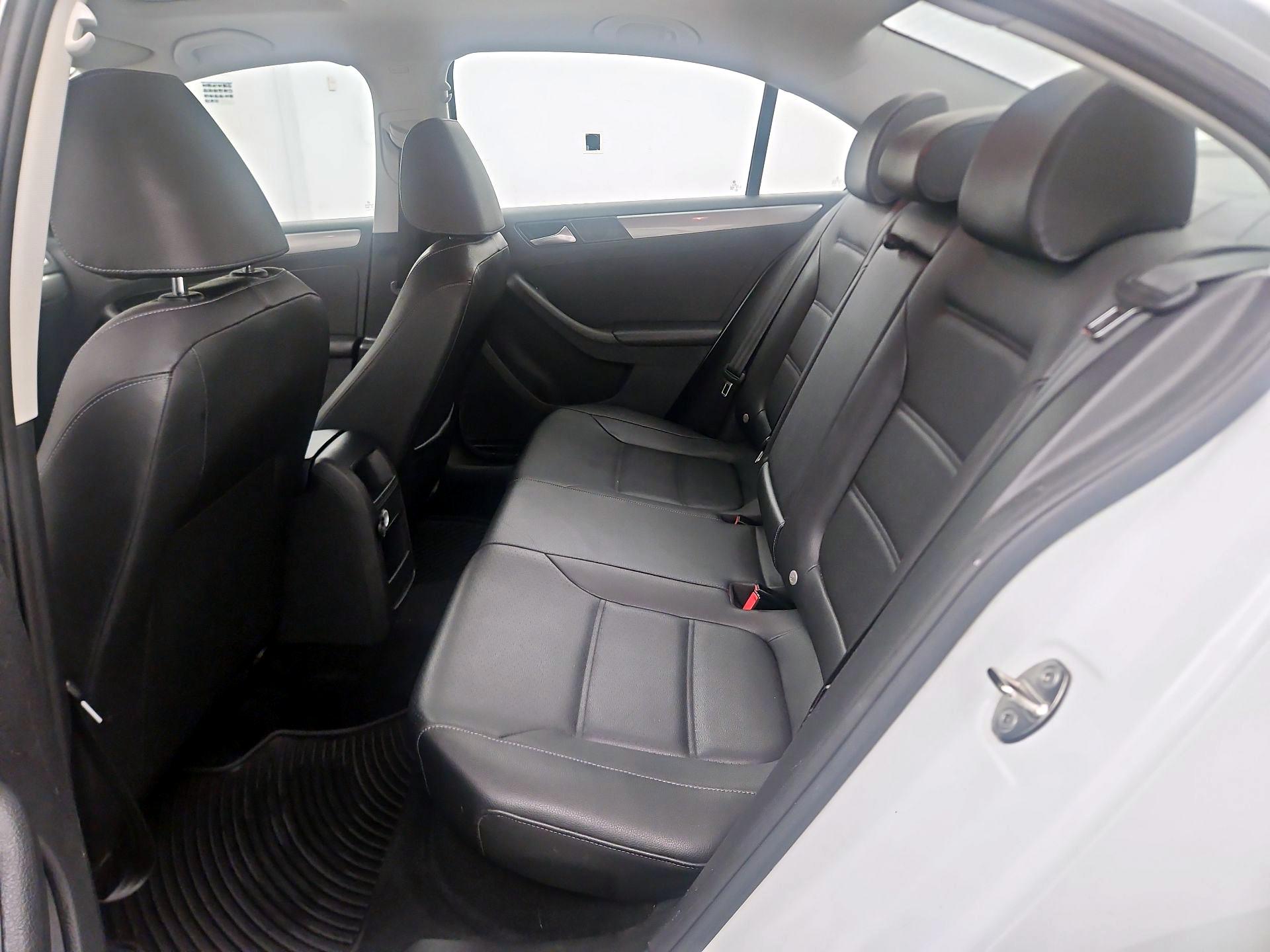 Thumbnail: 2018 Volkswagen Jetta - 20