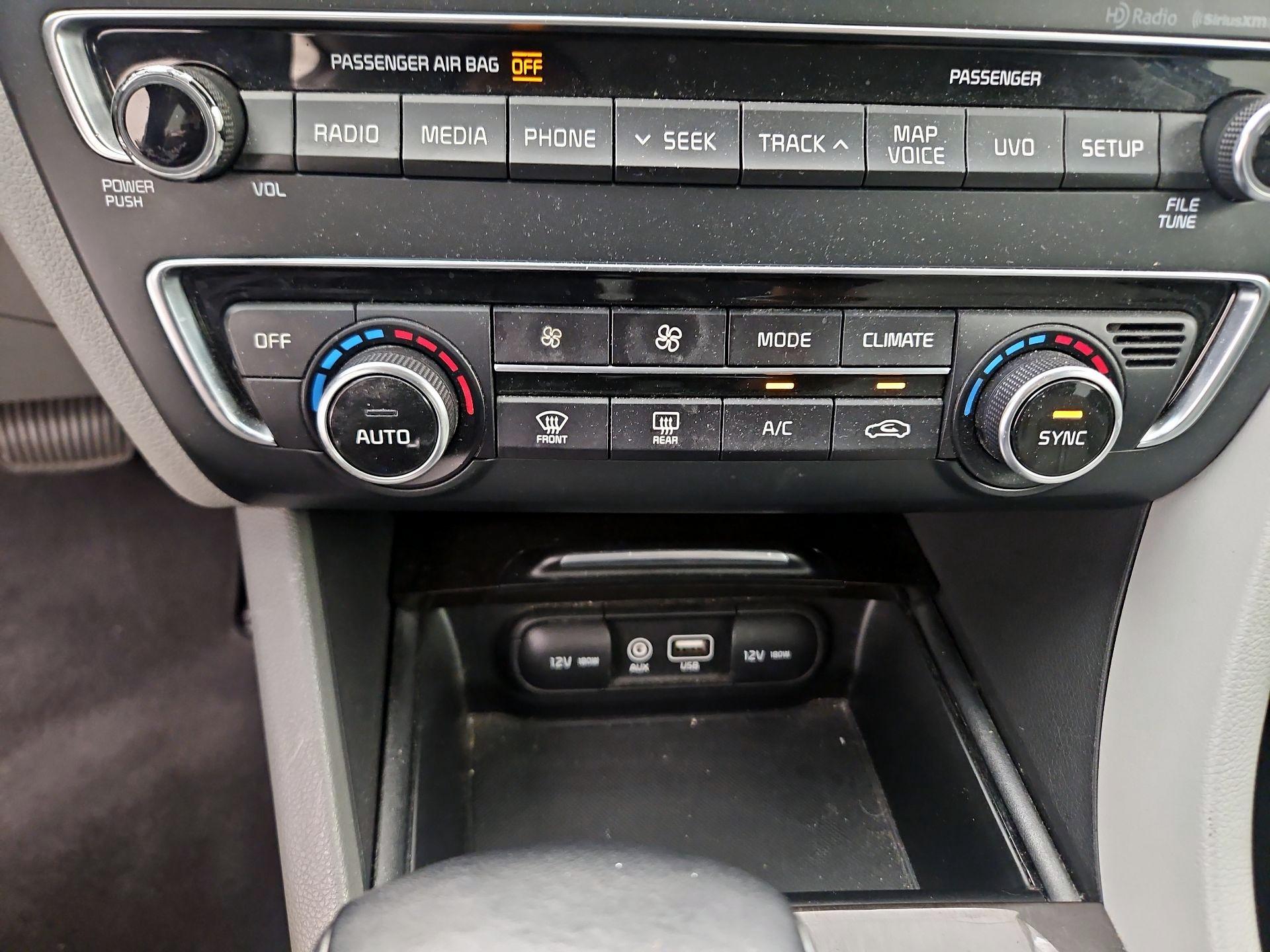 Thumbnail: 2016 Kia Optima - 14