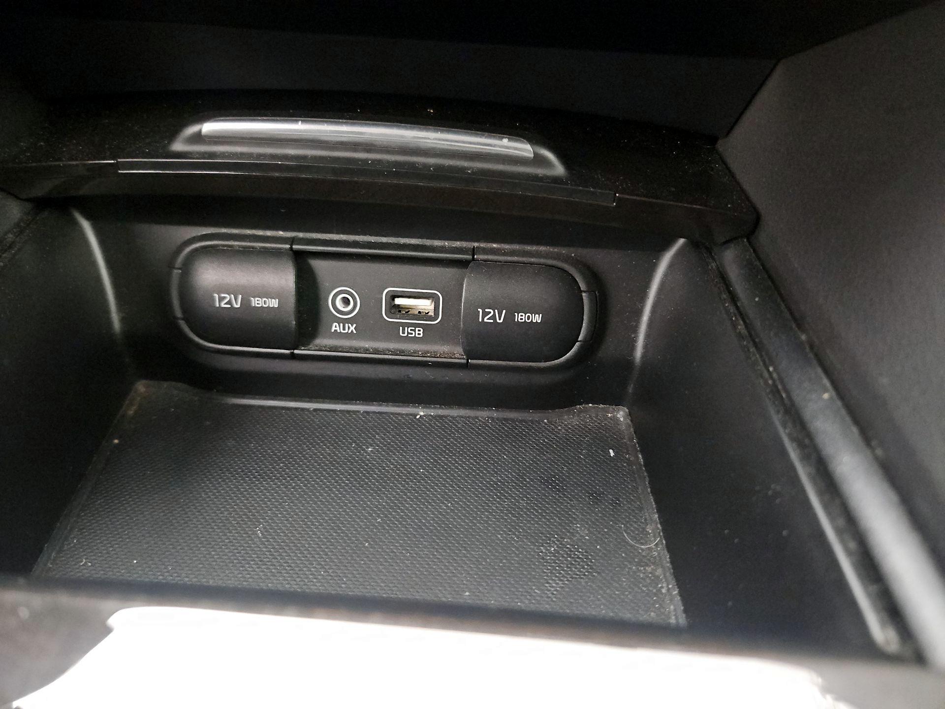 Thumbnail: 2016 Kia Optima - 16