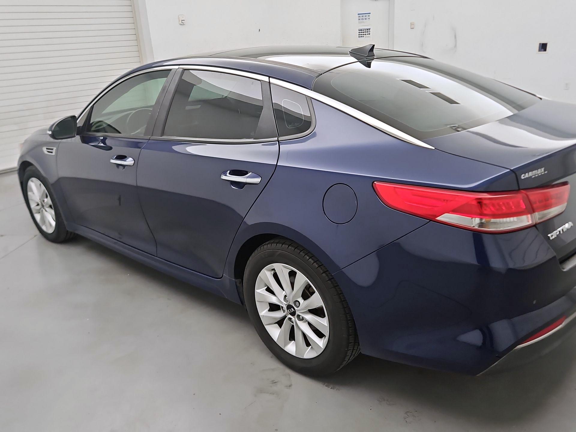 Thumbnail: 2016 Kia Optima - 7