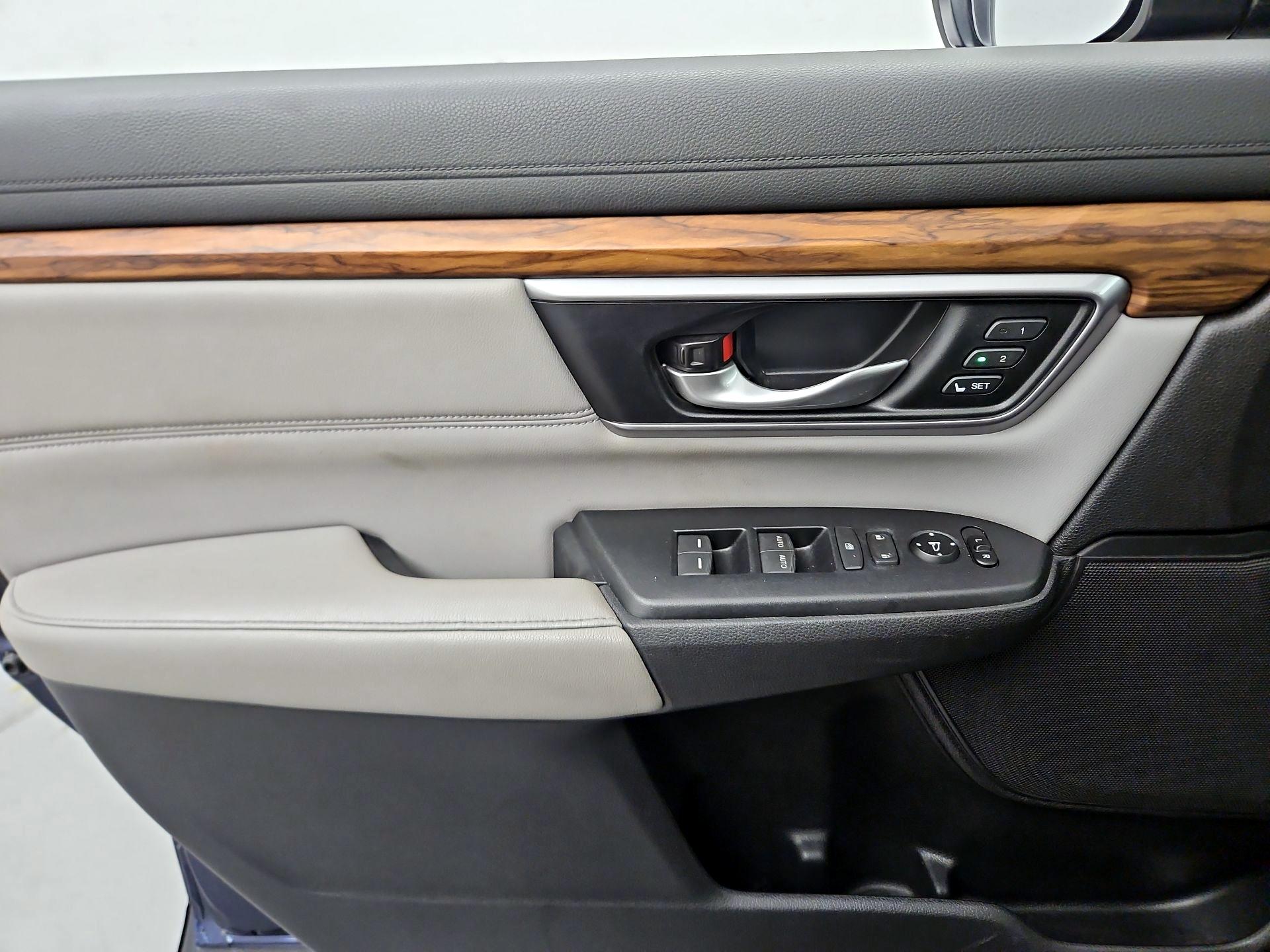 Thumbnail: 2017 Honda CR-V - 10