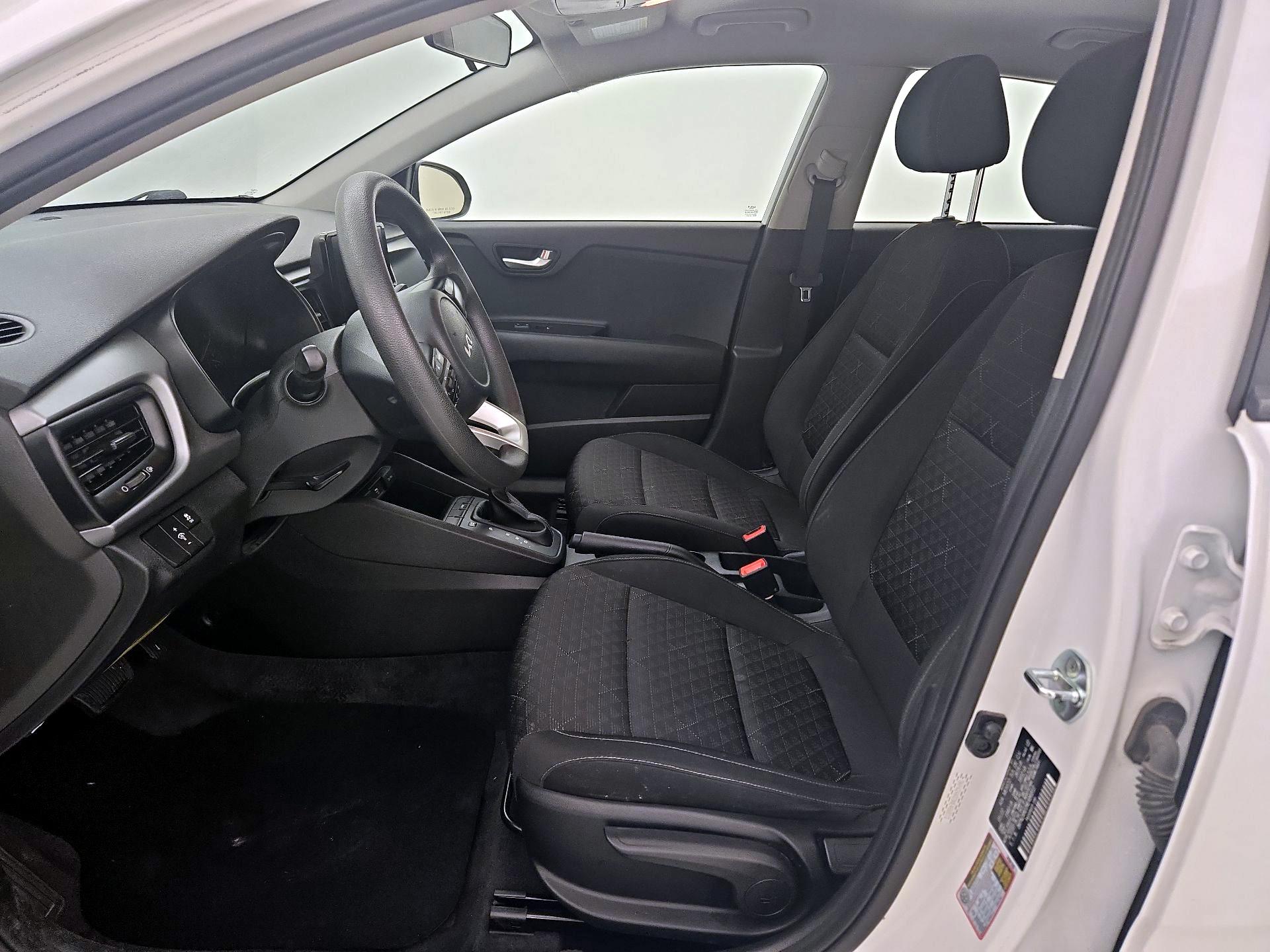 Thumbnail: 2022 Kia Rio - 11