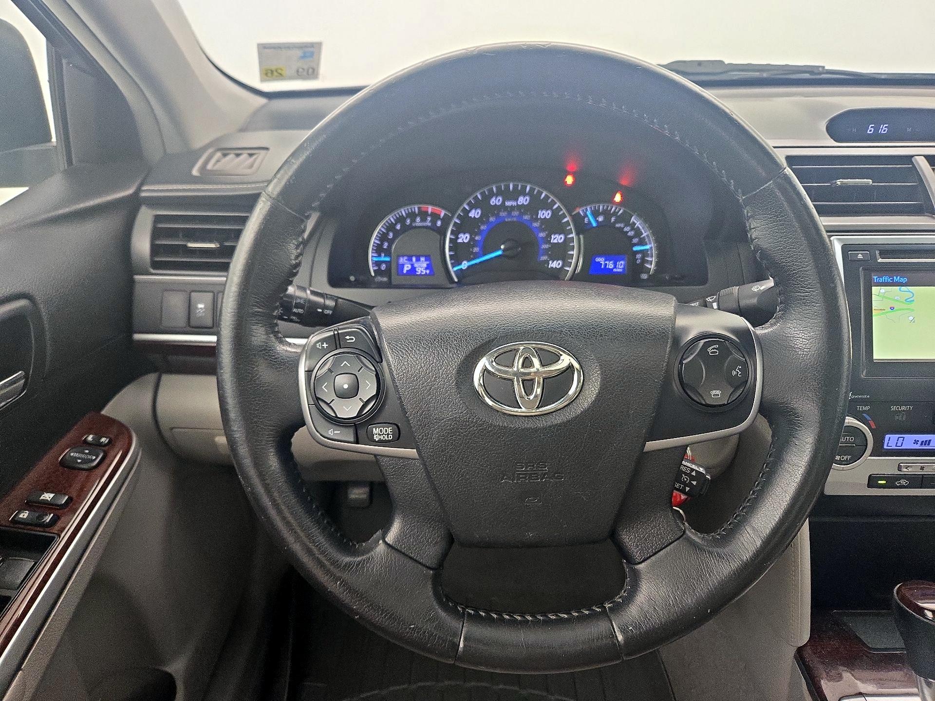 Thumbnail: 2014 Toyota Camry - 10