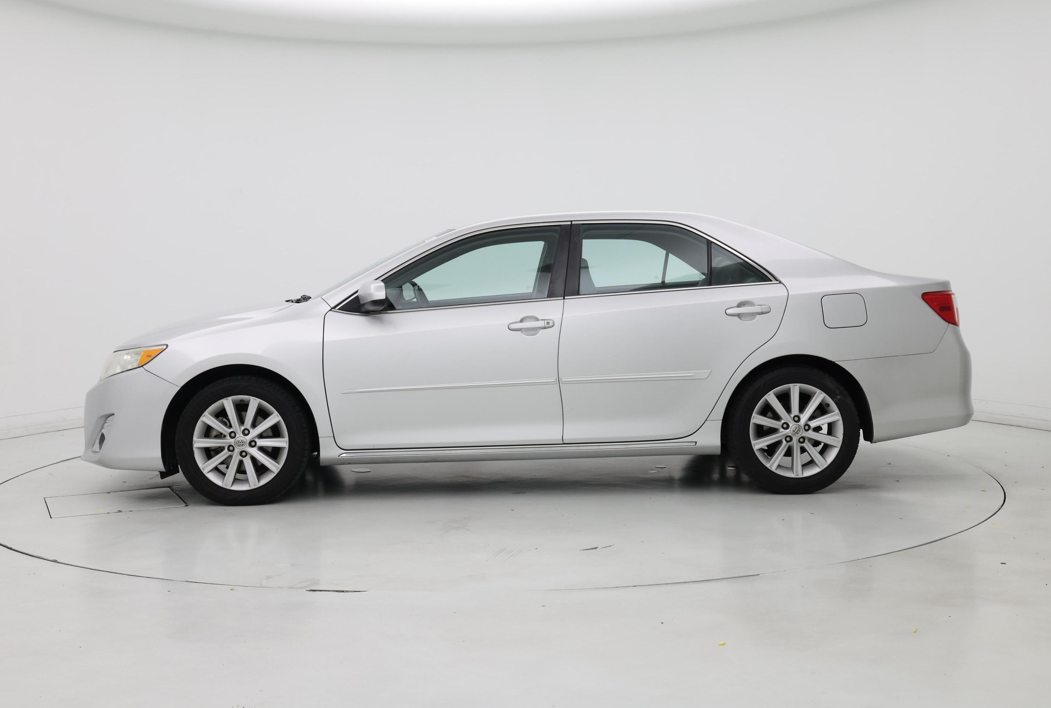 Thumbnail: 2014 Toyota Camry - 3