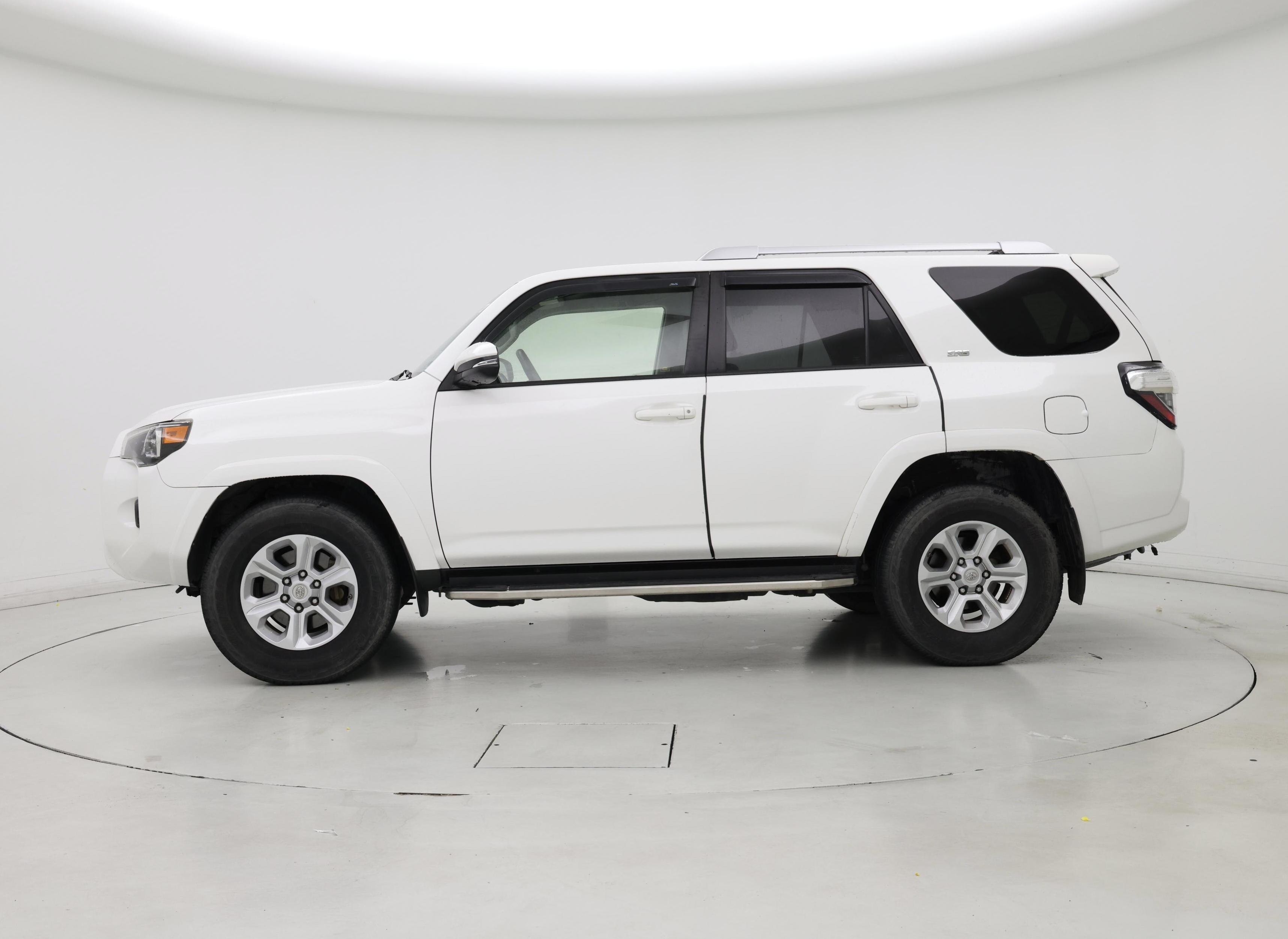 Thumbnail: 2018 Toyota 4Runner - 3