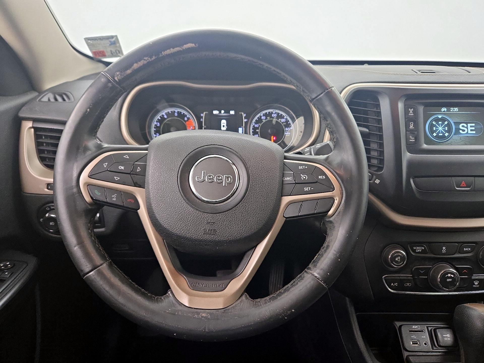 Thumbnail: 2017 Jeep Cherokee - 10