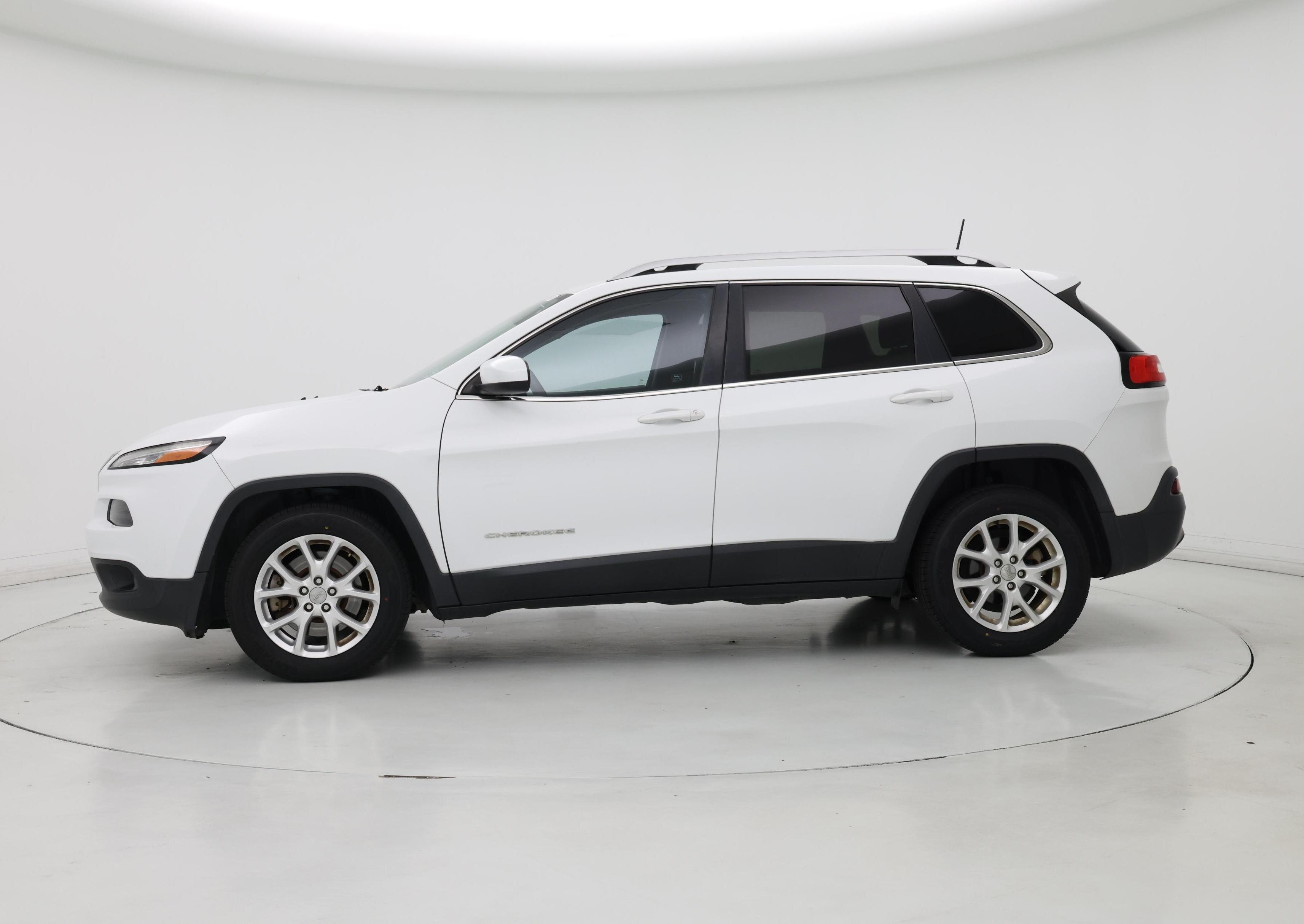 Thumbnail: 2017 Jeep Cherokee - 3
