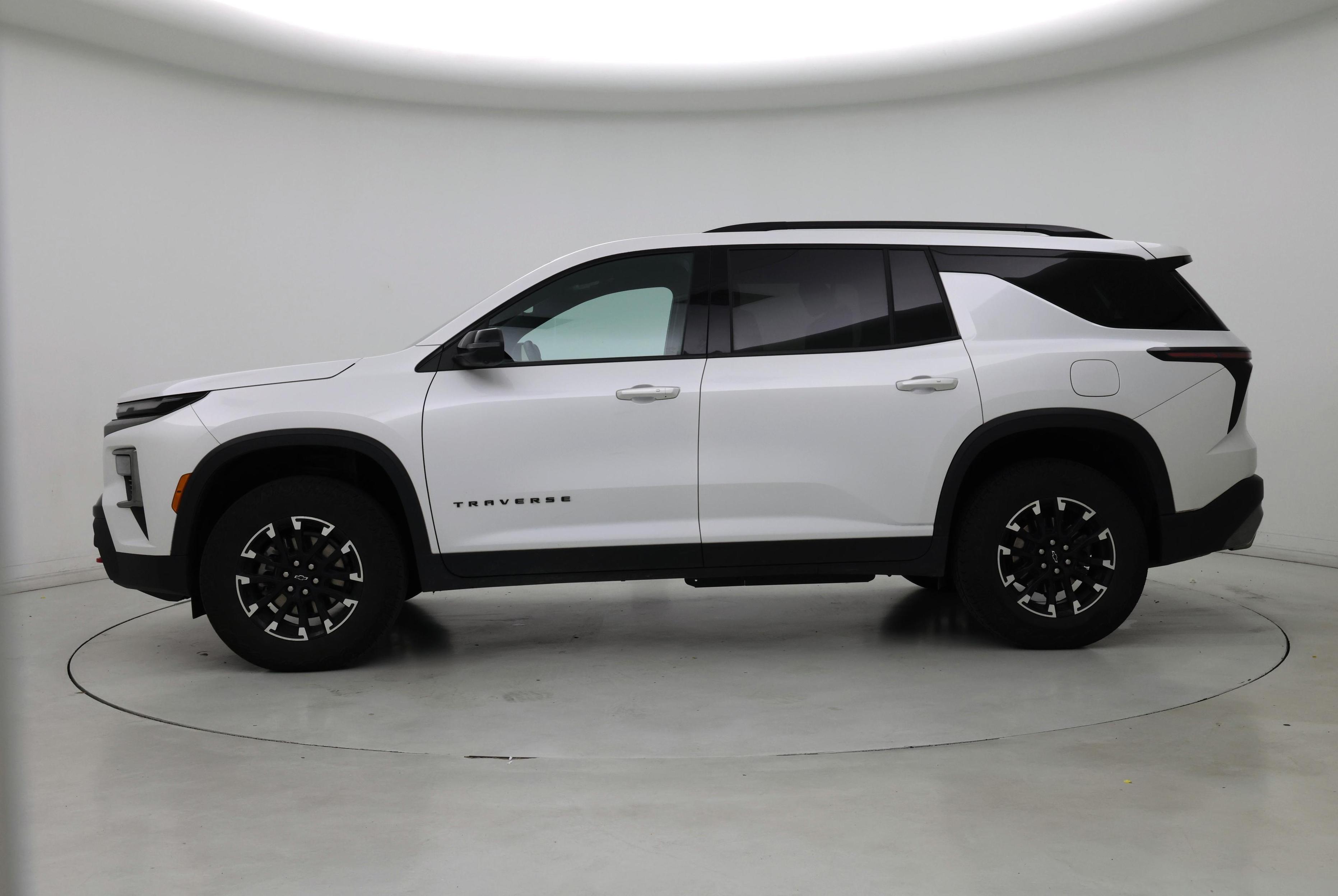 Thumbnail: 2025 Chevrolet Traverse - 3