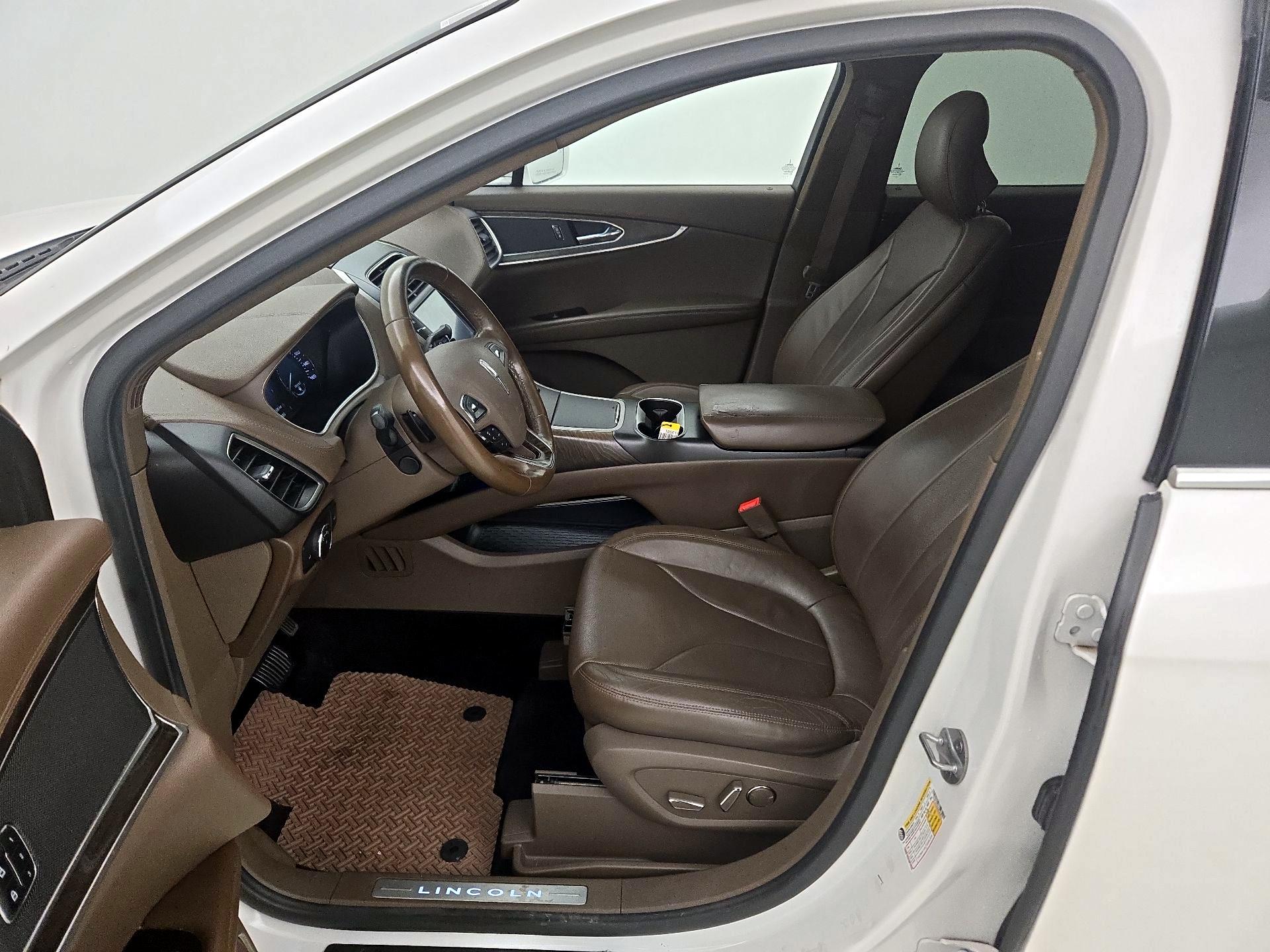 Thumbnail: 2016 Lincoln MKX - 11