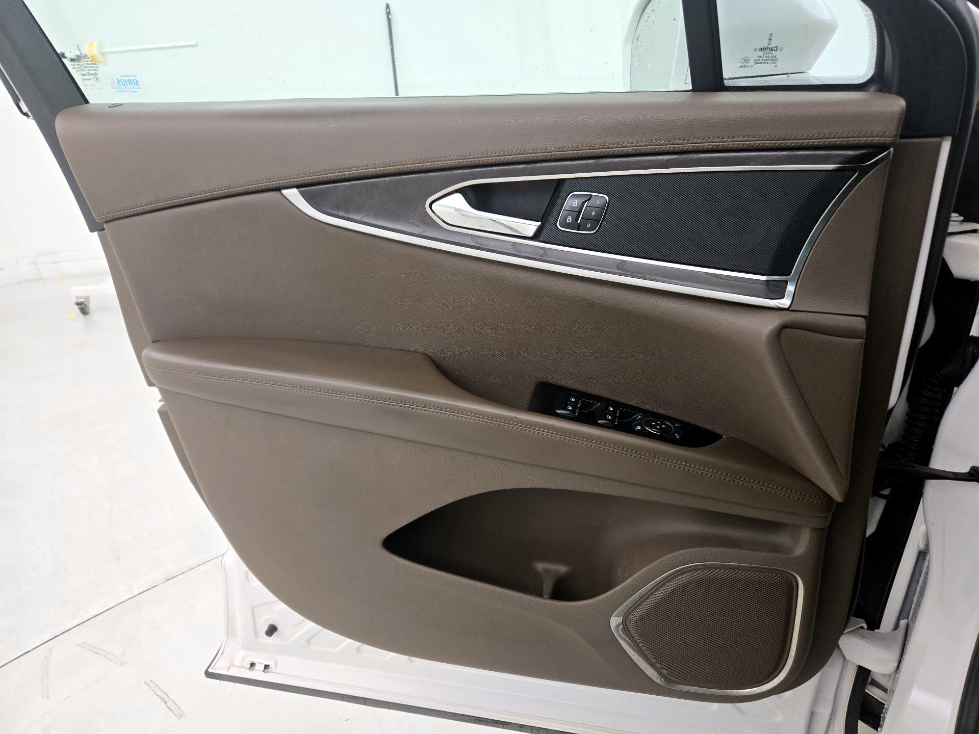 Thumbnail: 2016 Lincoln MKX - 12
