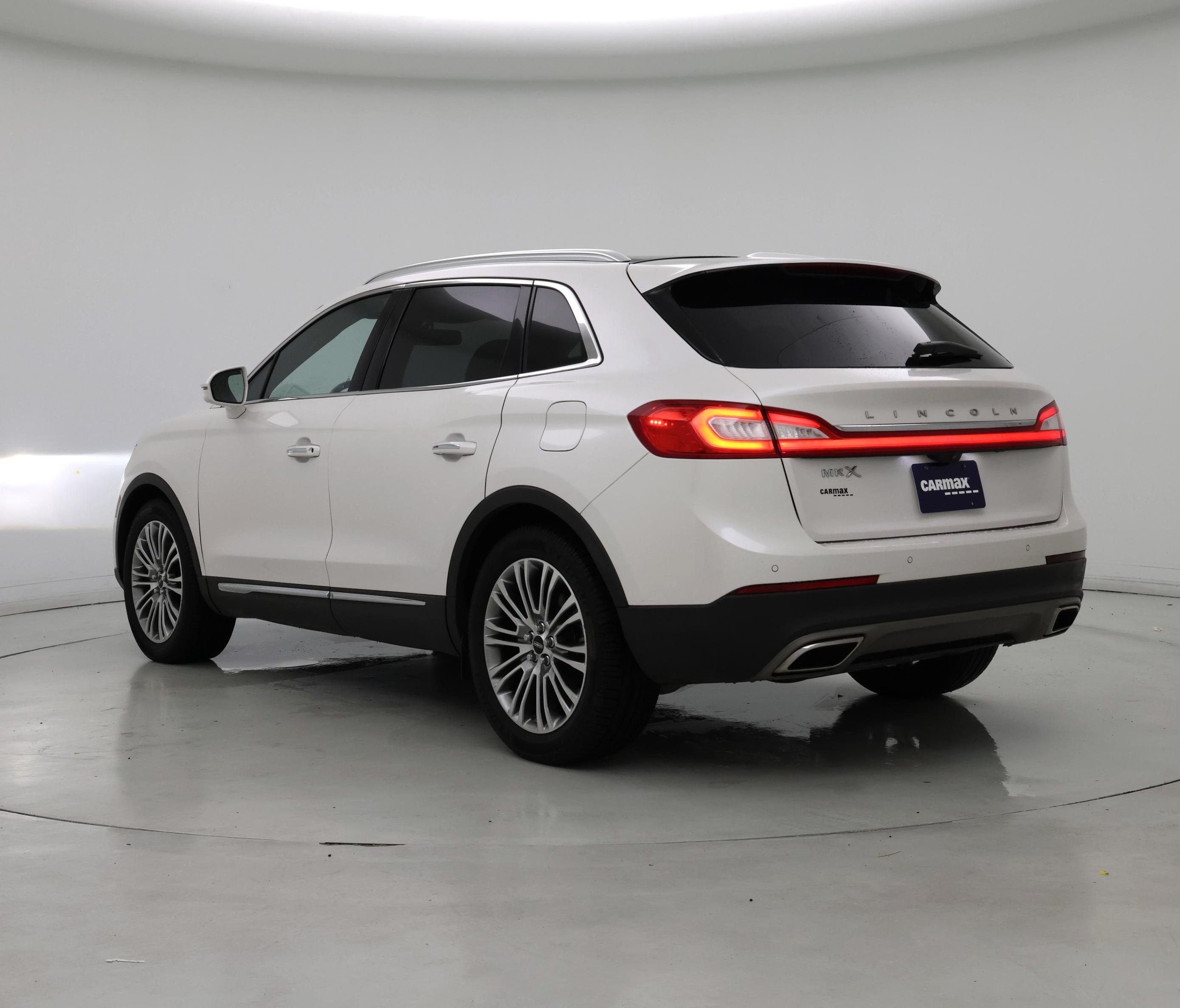 Thumbnail: 2016 Lincoln MKX - 2