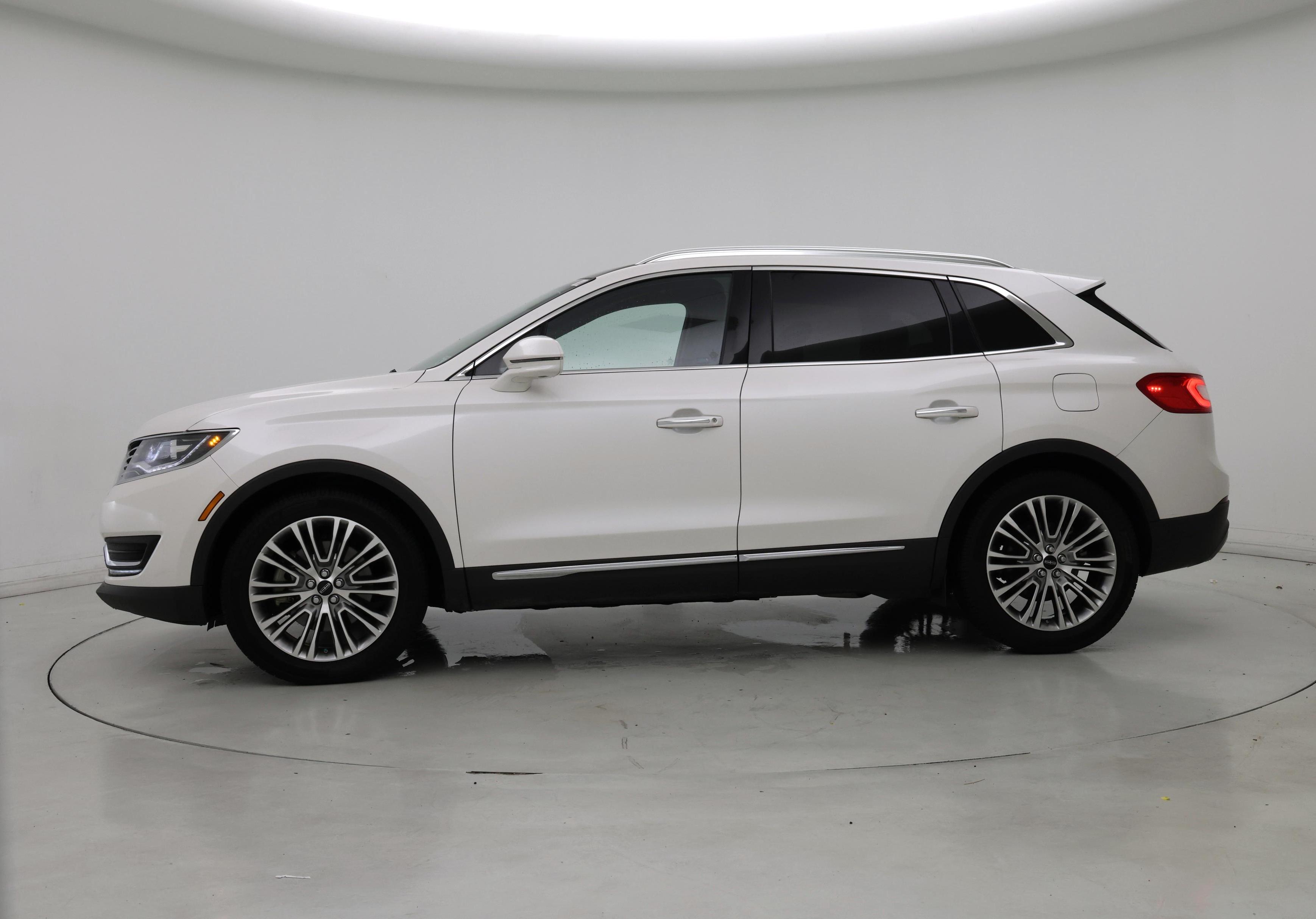 Thumbnail: 2016 Lincoln MKX - 3