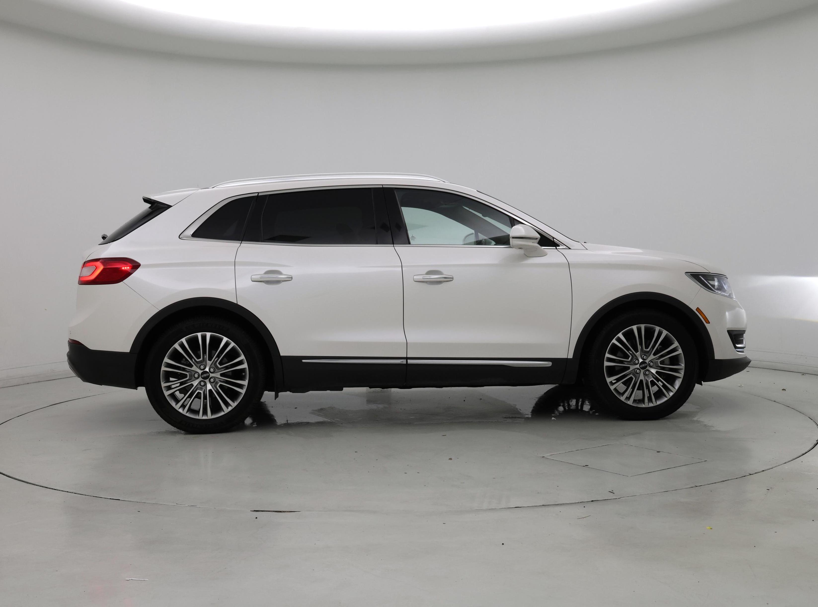 Thumbnail: 2016 Lincoln MKX - 7
