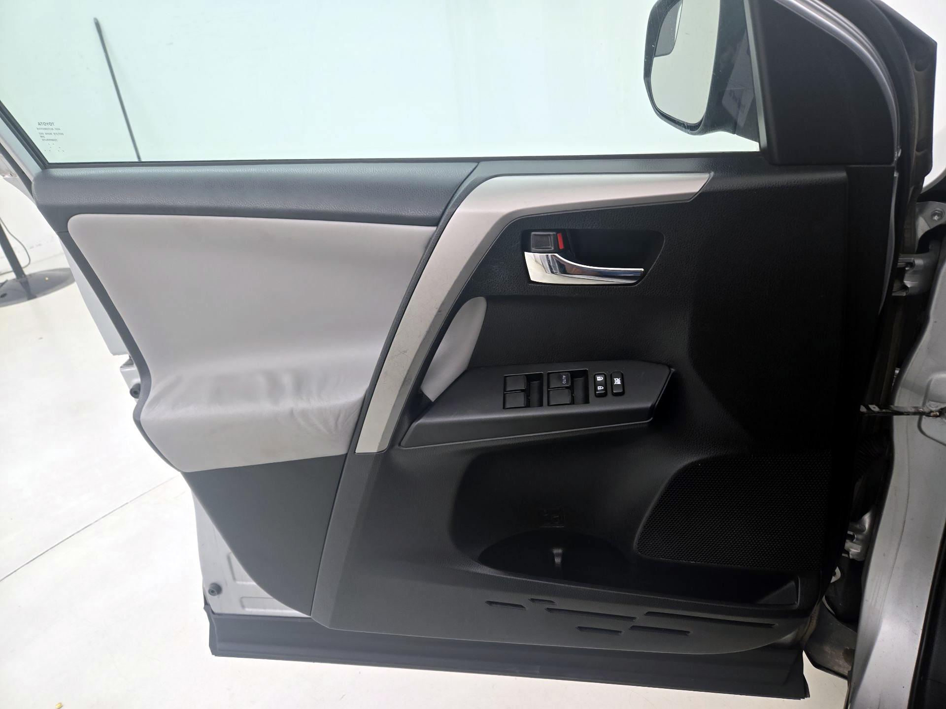 Thumbnail: 2016 Toyota RAV4 - 12