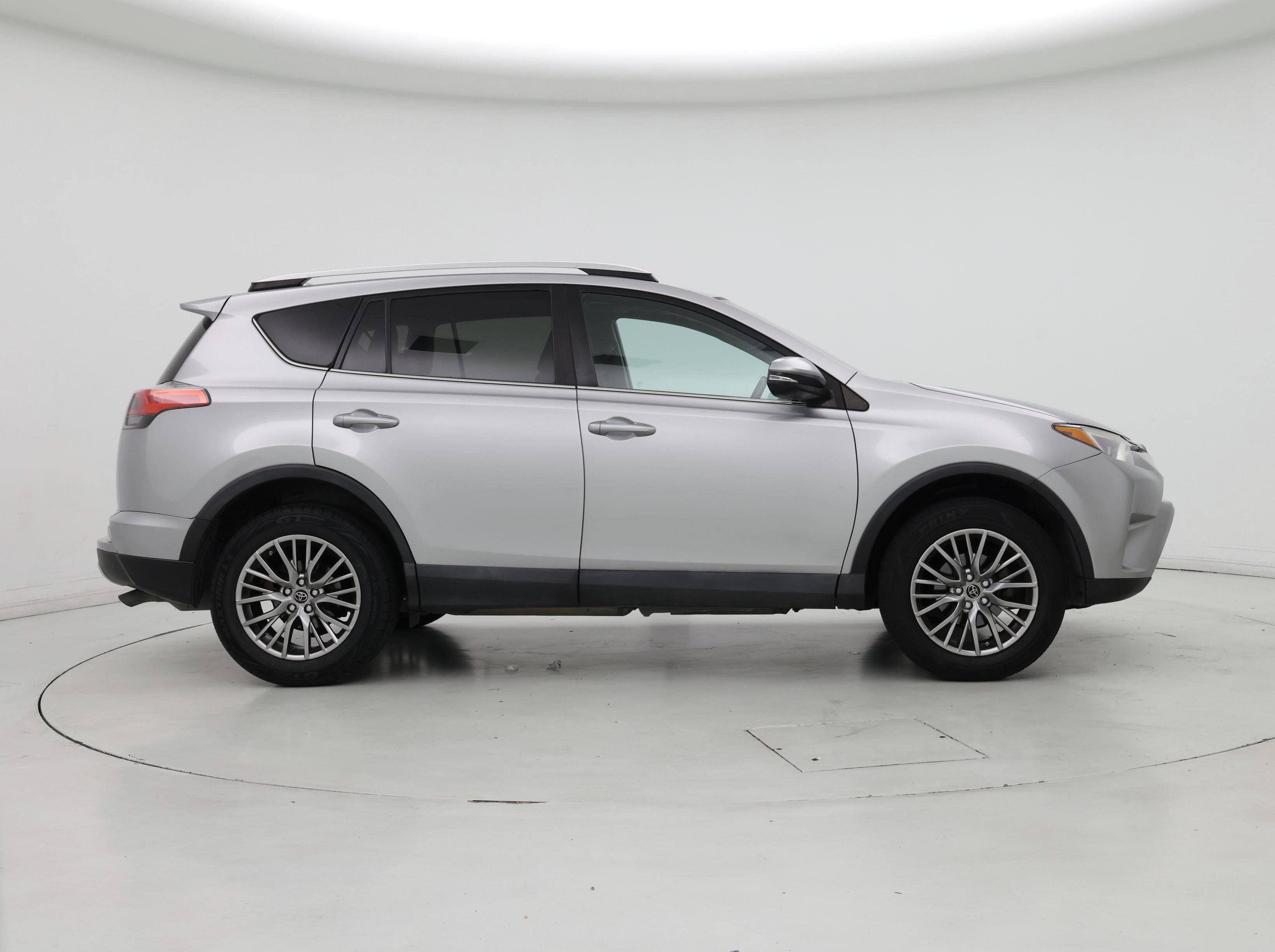 Thumbnail: 2016 Toyota RAV4 - 7