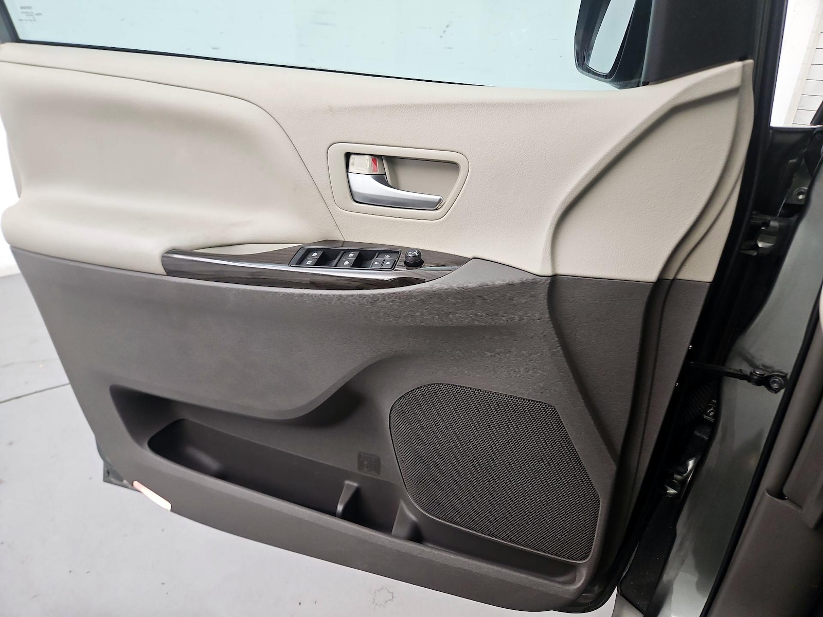 2018 Toyota Sienna XLE Premium - Photo 13