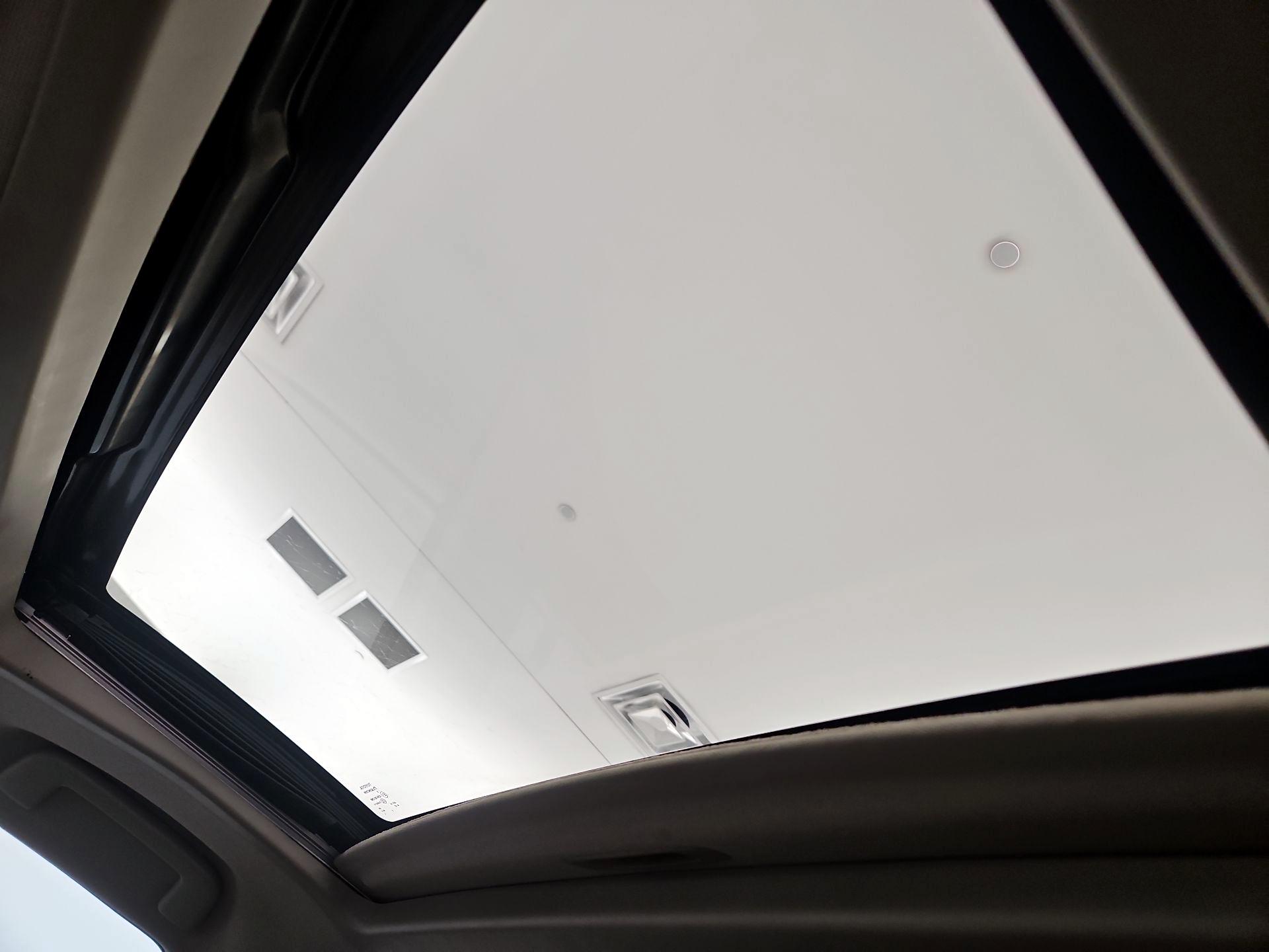 Thumbnail: 2018 Toyota Sienna - 20