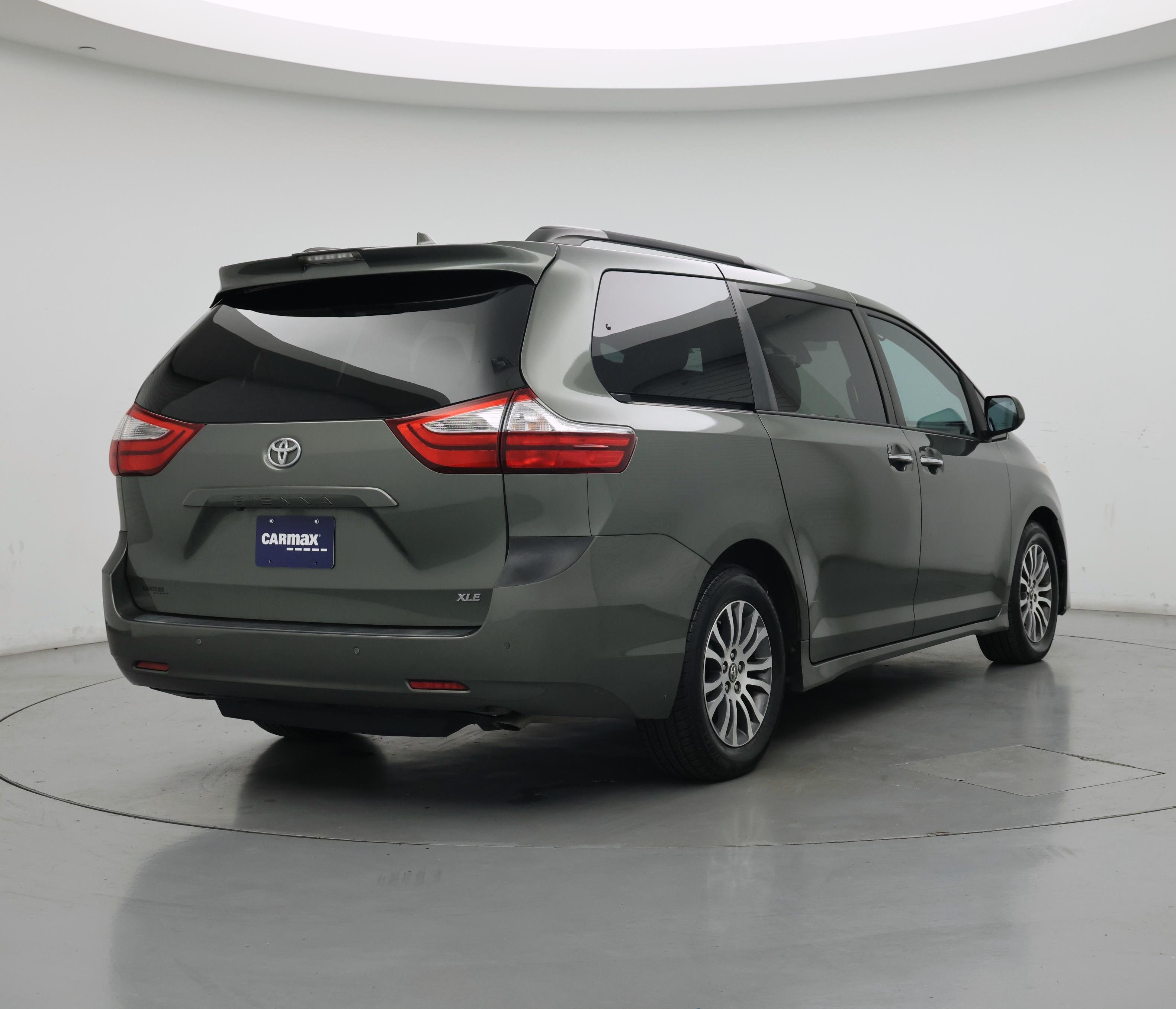 Thumbnail: 2018 Toyota Sienna - 8
