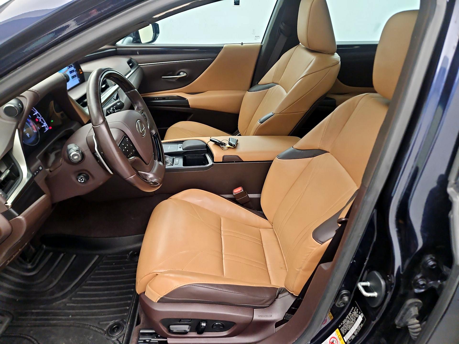 Thumbnail: 2019 Lexus ES - 11