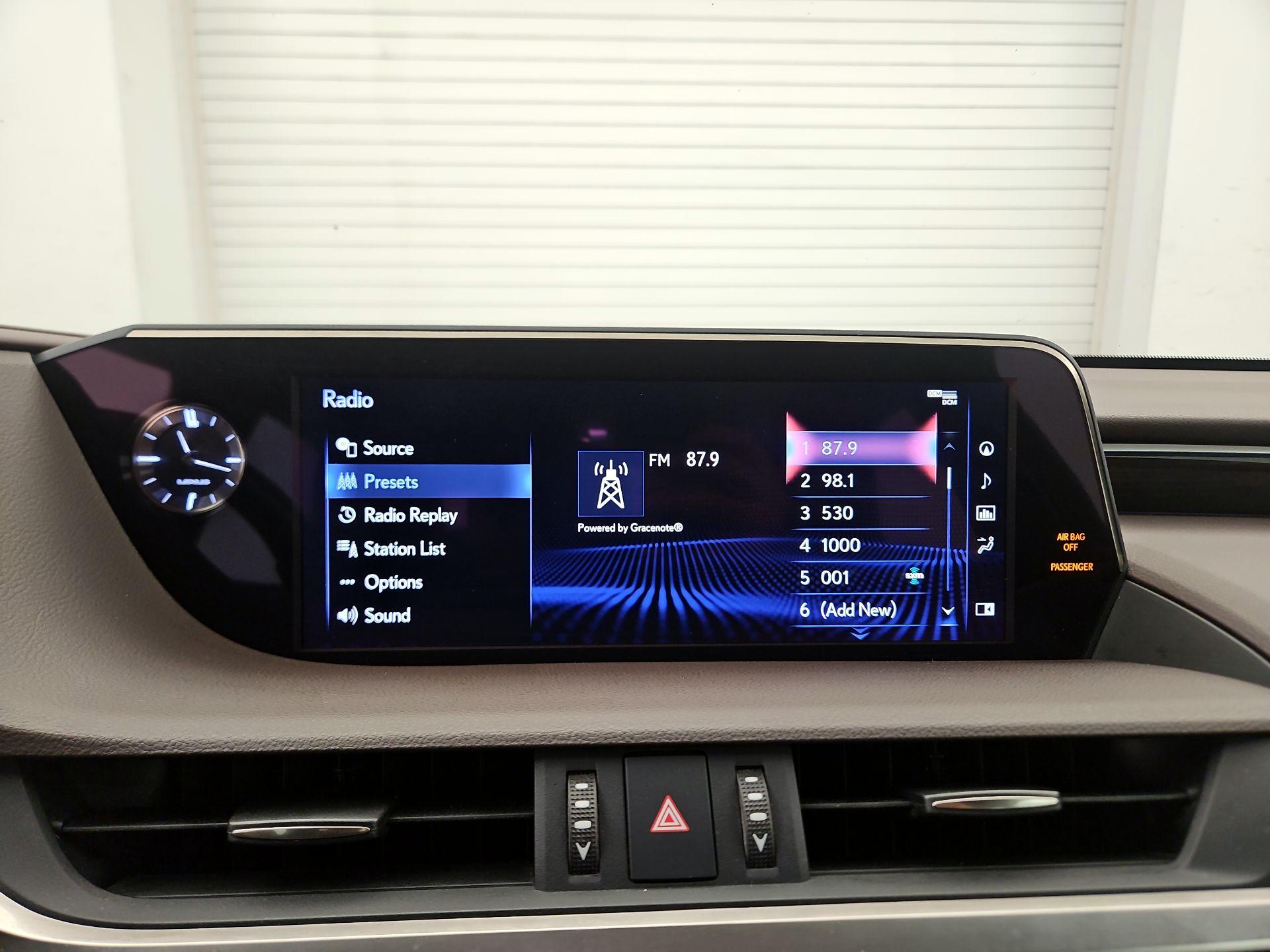 Thumbnail: 2019 Lexus ES - 14
