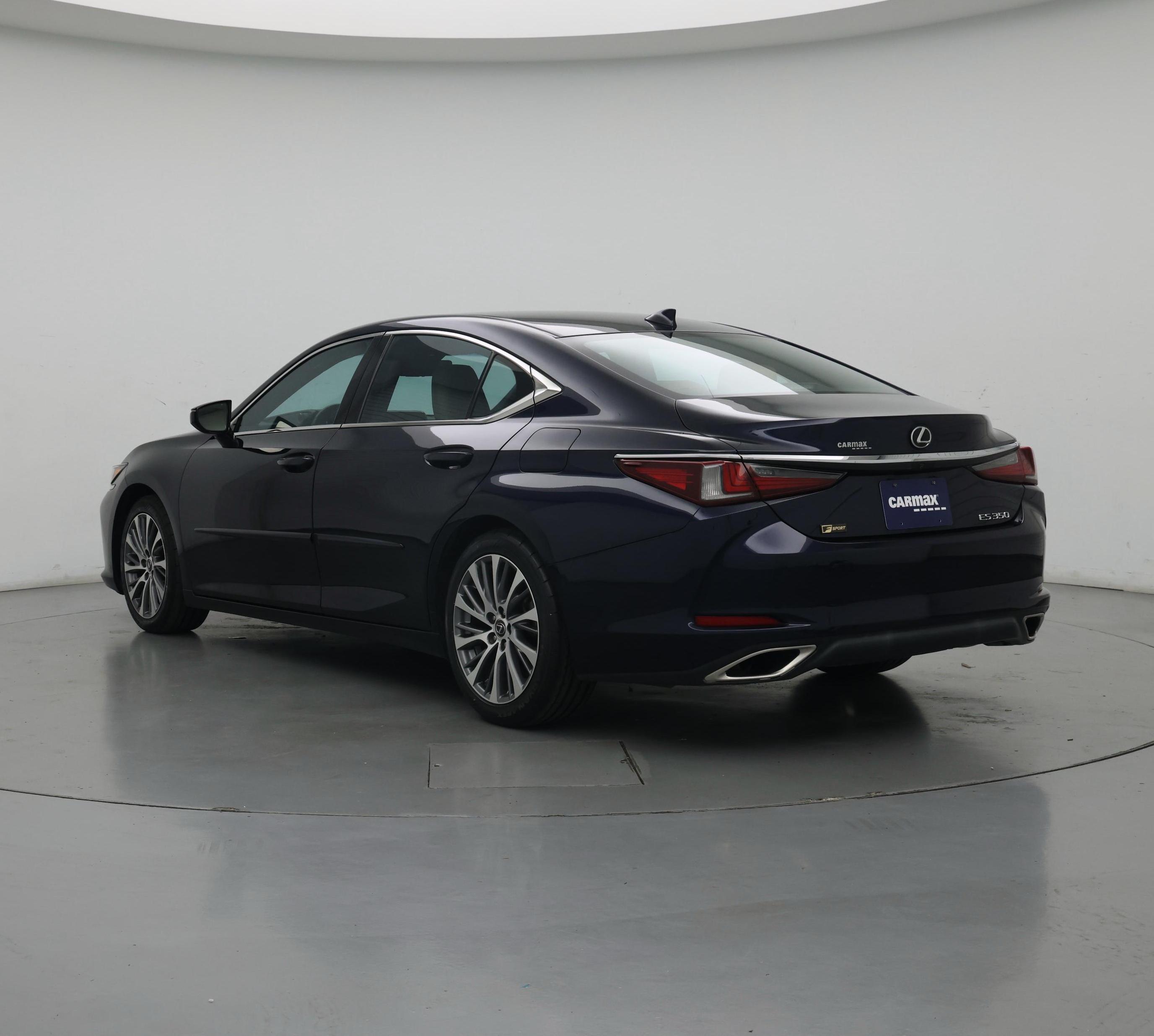 Thumbnail: 2019 Lexus ES - 2