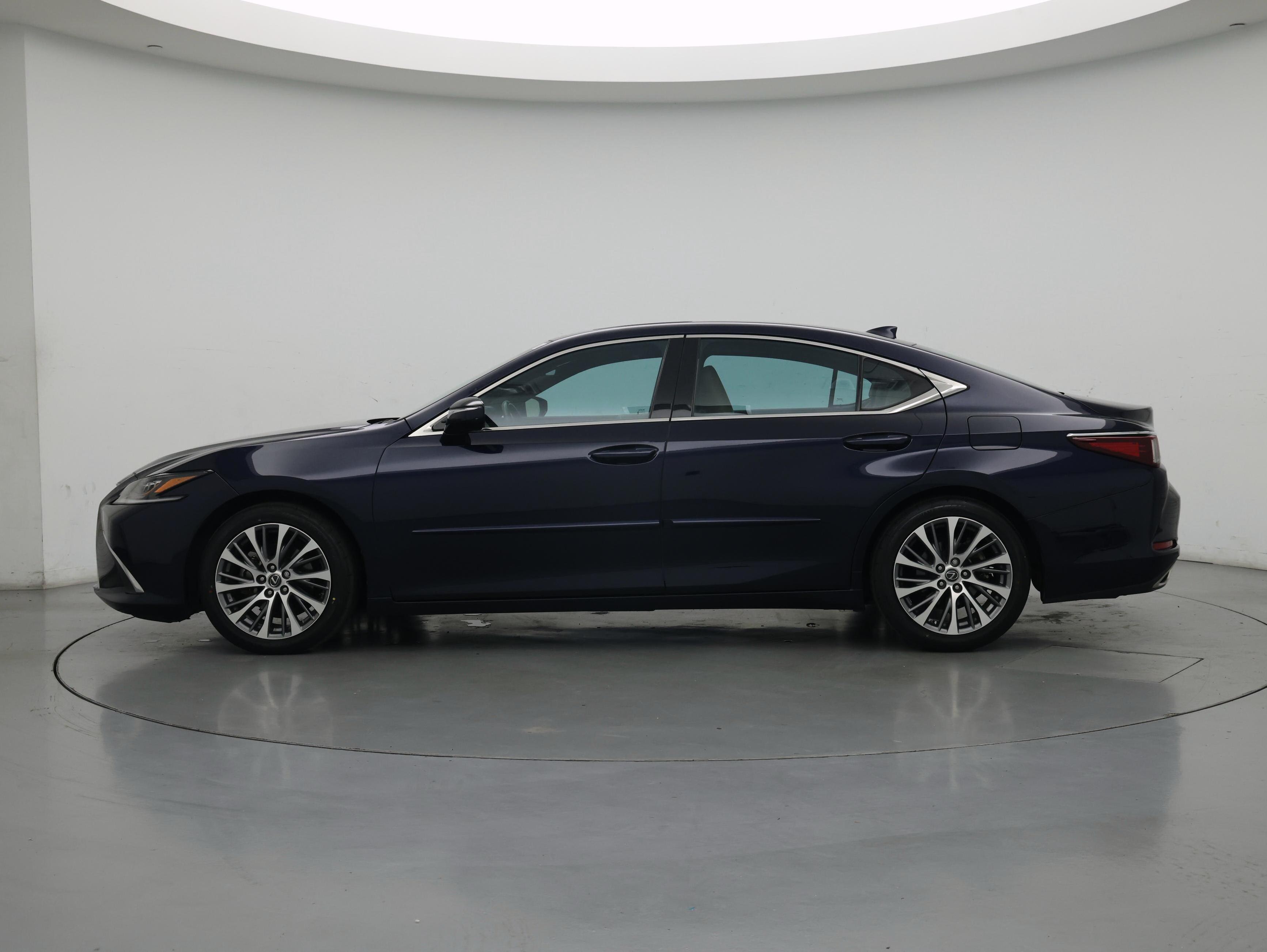 Thumbnail: 2019 Lexus ES - 3