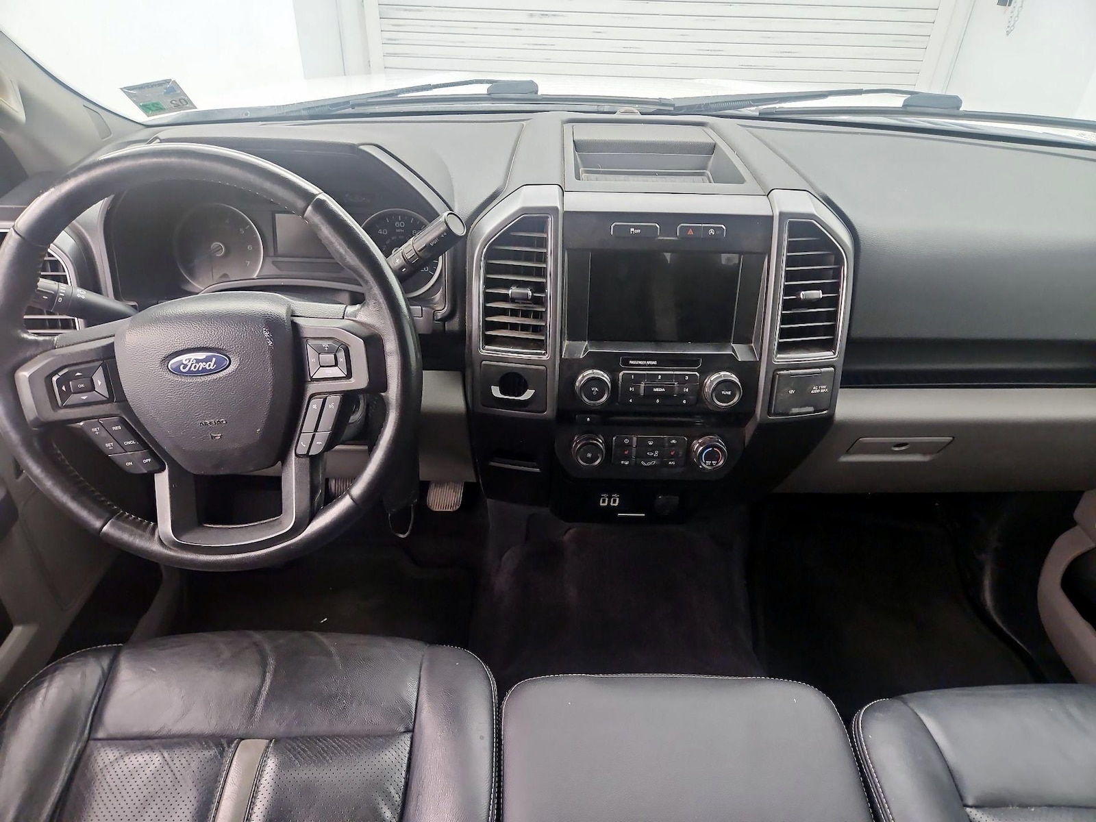 2017 Ford F-150 XLT - Photo 10