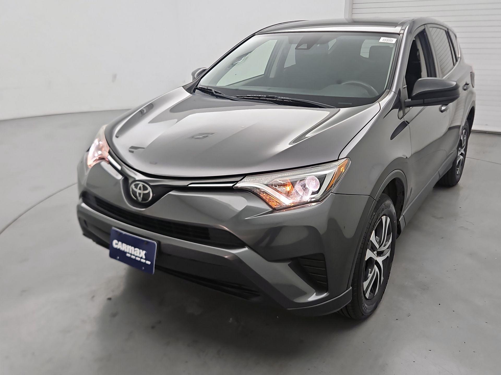 Thumbnail: 2018 Toyota RAV4 - 3
