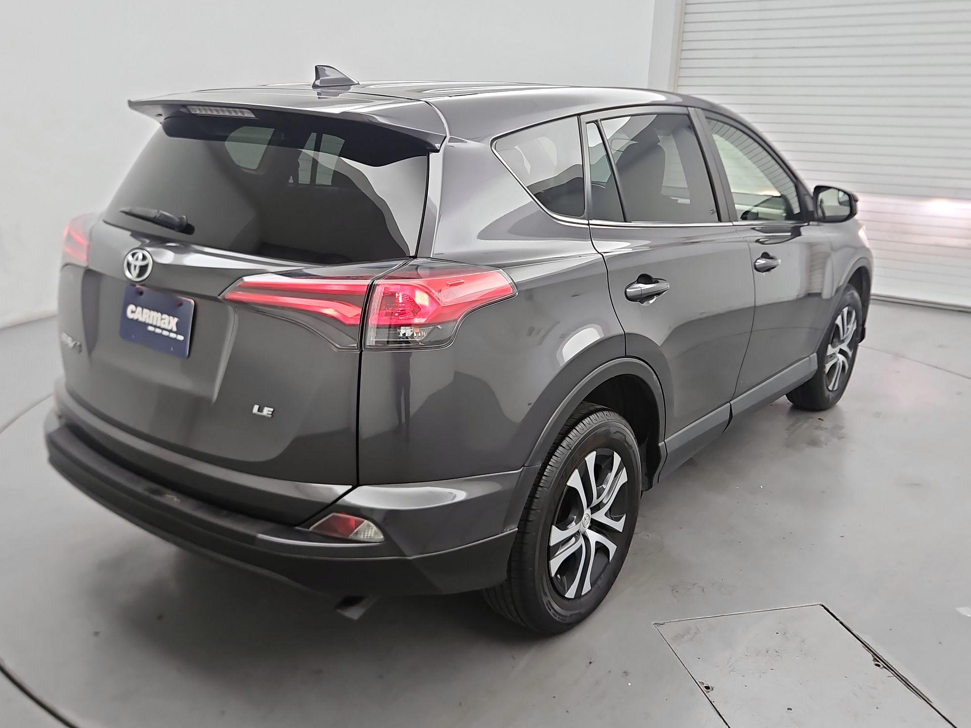 Thumbnail: 2018 Toyota RAV4 - 5