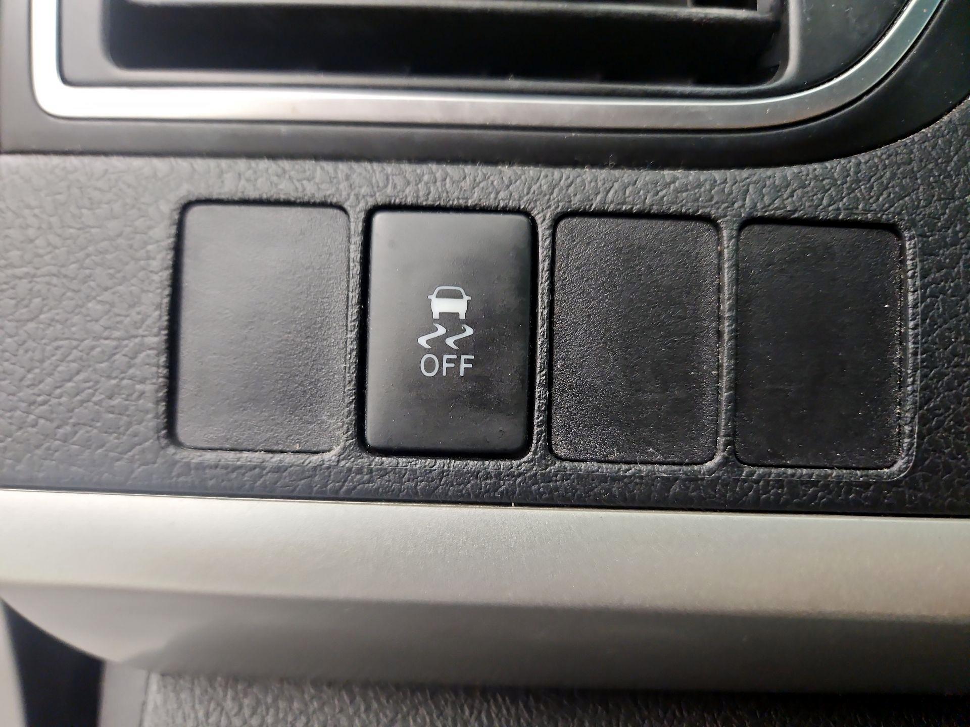 Thumbnail: 2015 Toyota Camry - 11