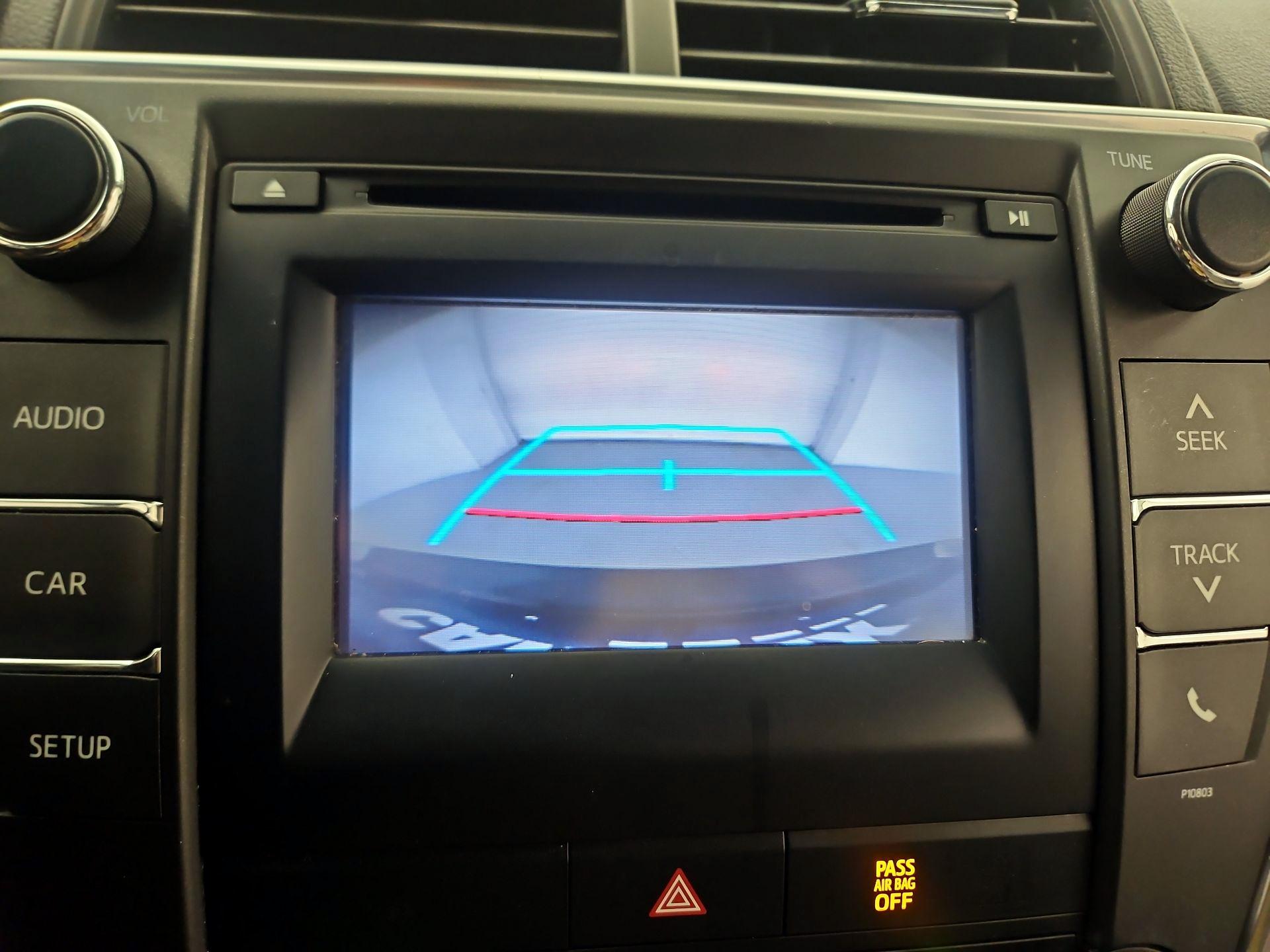 Thumbnail: 2015 Toyota Camry - 12