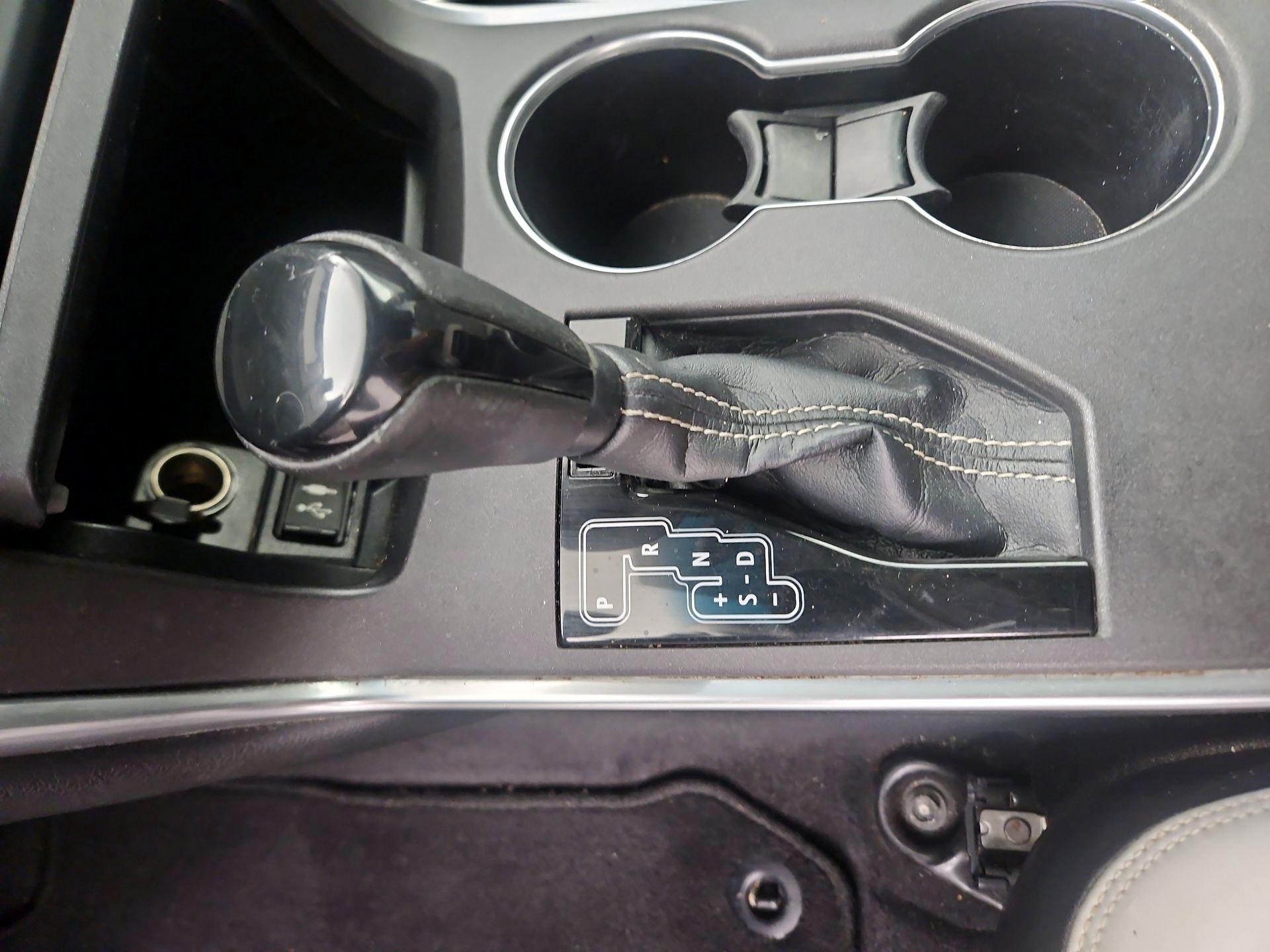 Thumbnail: 2015 Toyota Camry - 15