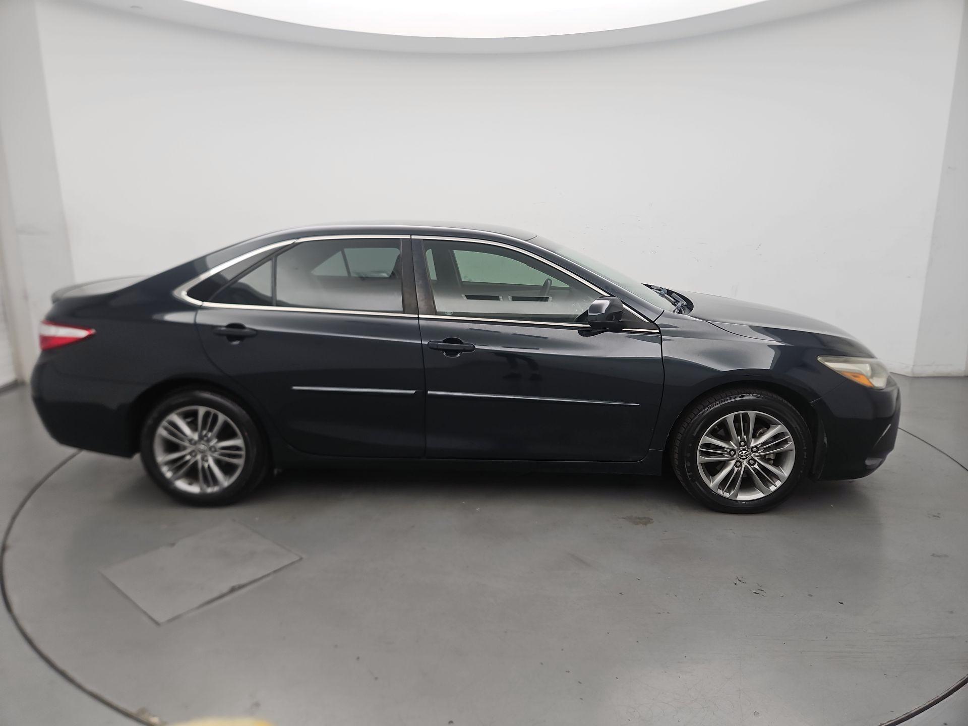 Thumbnail: 2015 Toyota Camry - 4