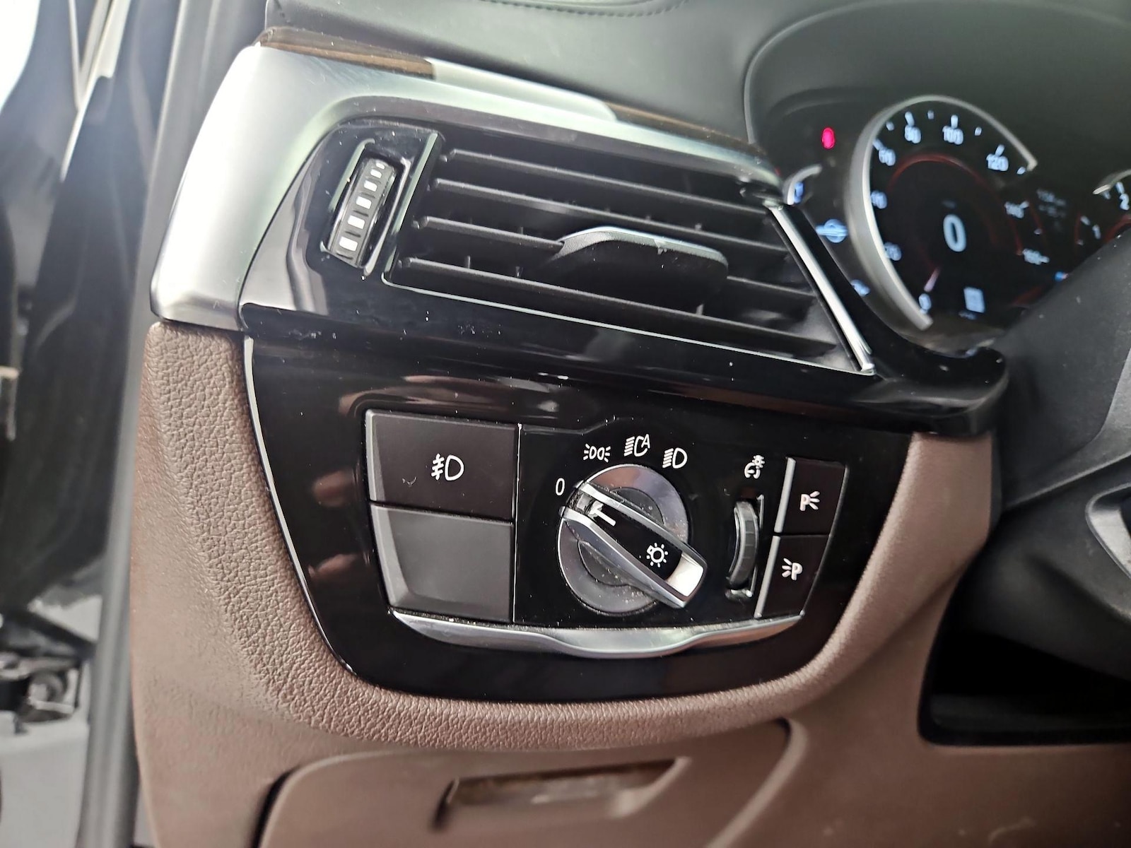 2018 BMW 5 Series 540i - Photo 14