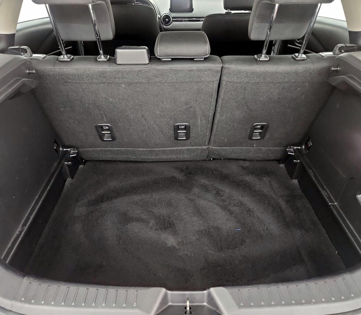 Trunk/Cargo (Seats Up)