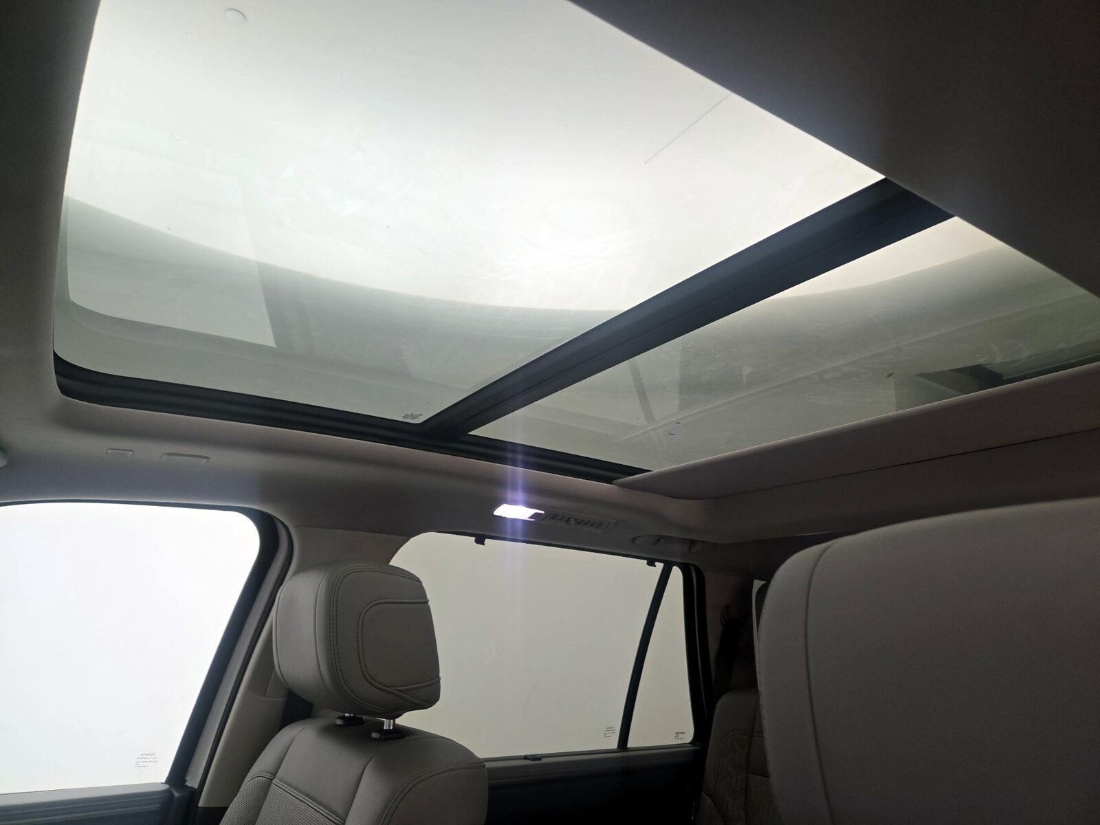 Sunroof(s) & Overhead Airbags