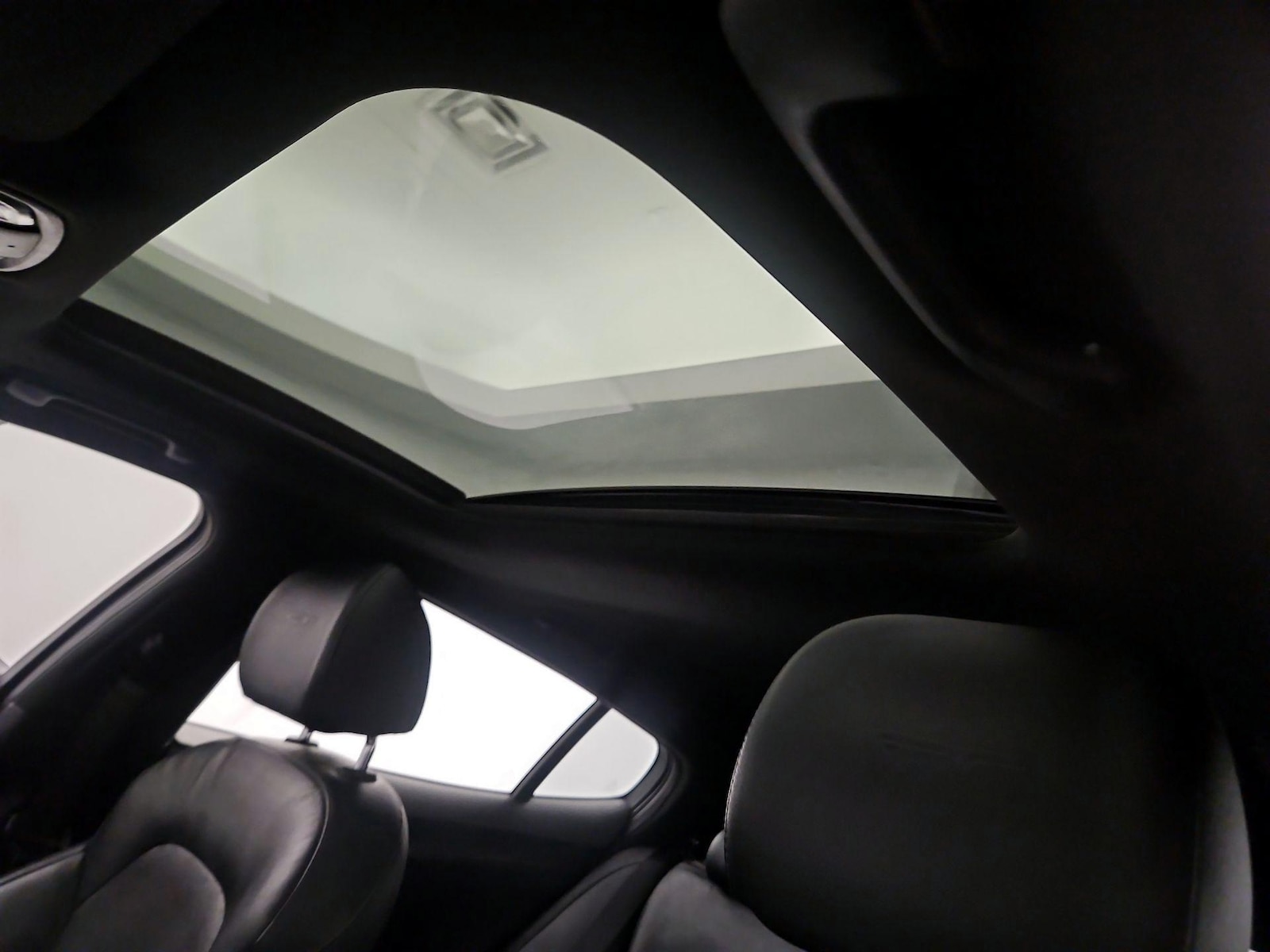Sunroof(s) & Overhead Airbags