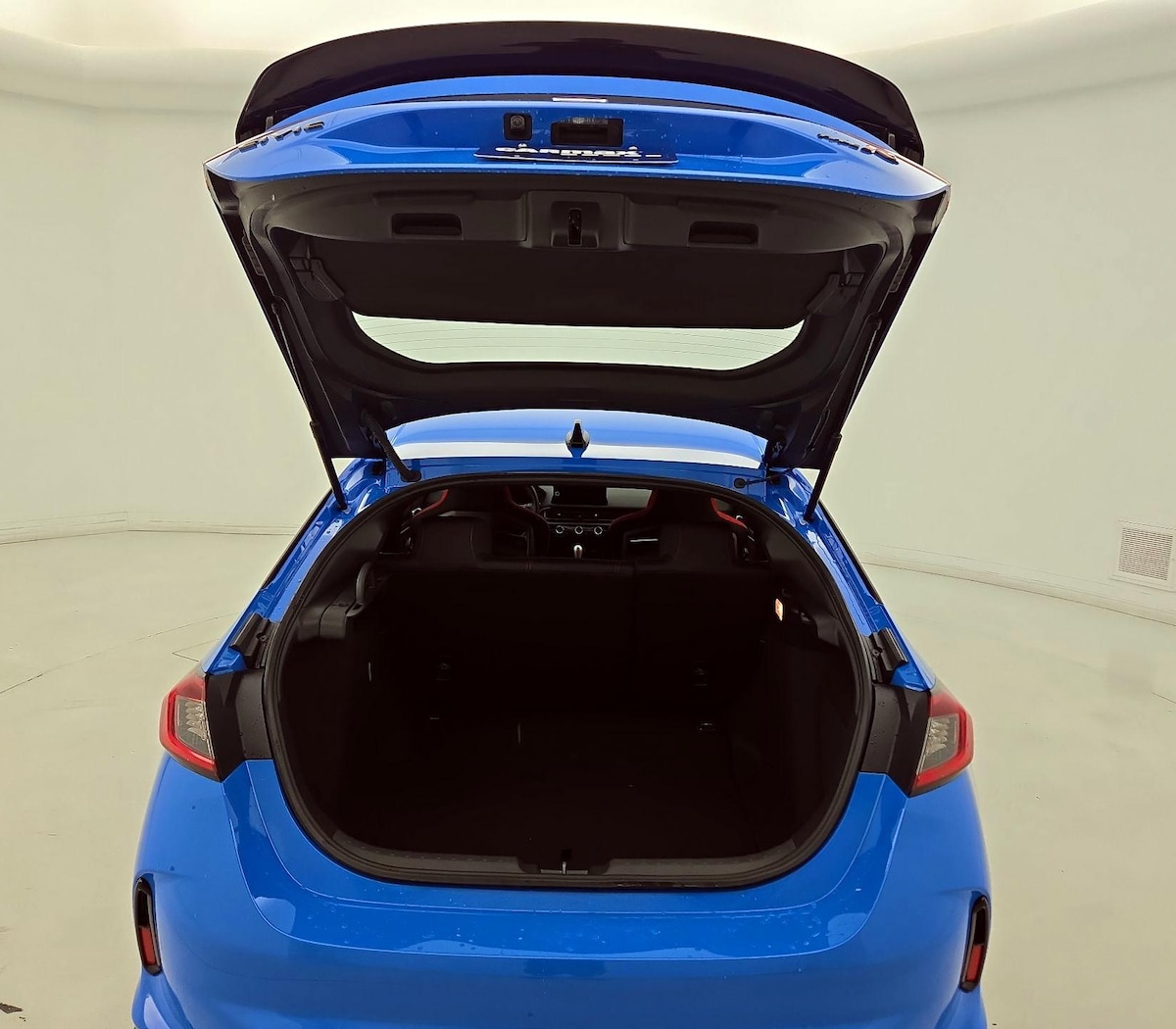 Trunk/Cargo (Seats Up)
