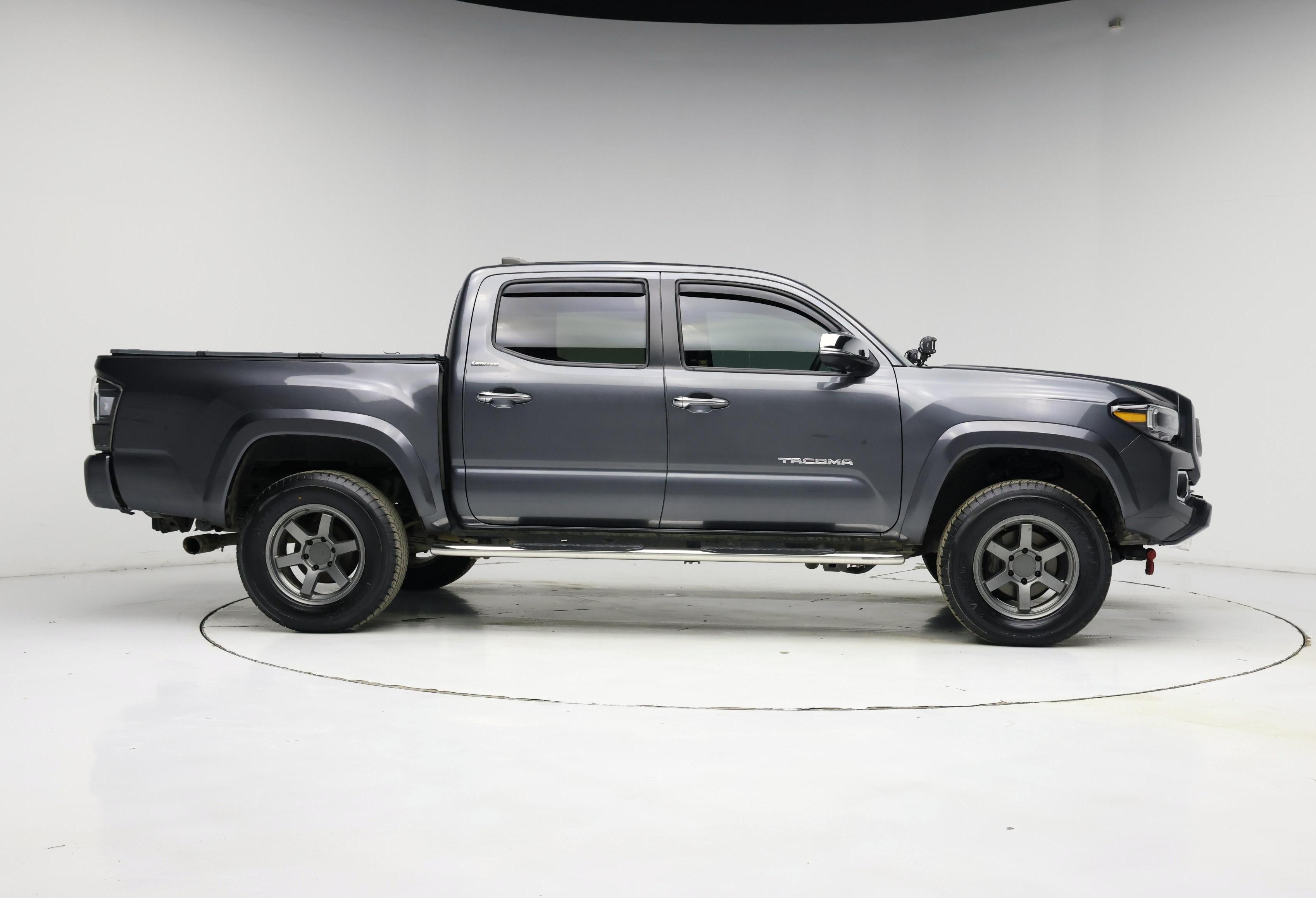 Thumbnail: 2020 Toyota Tacoma - 7