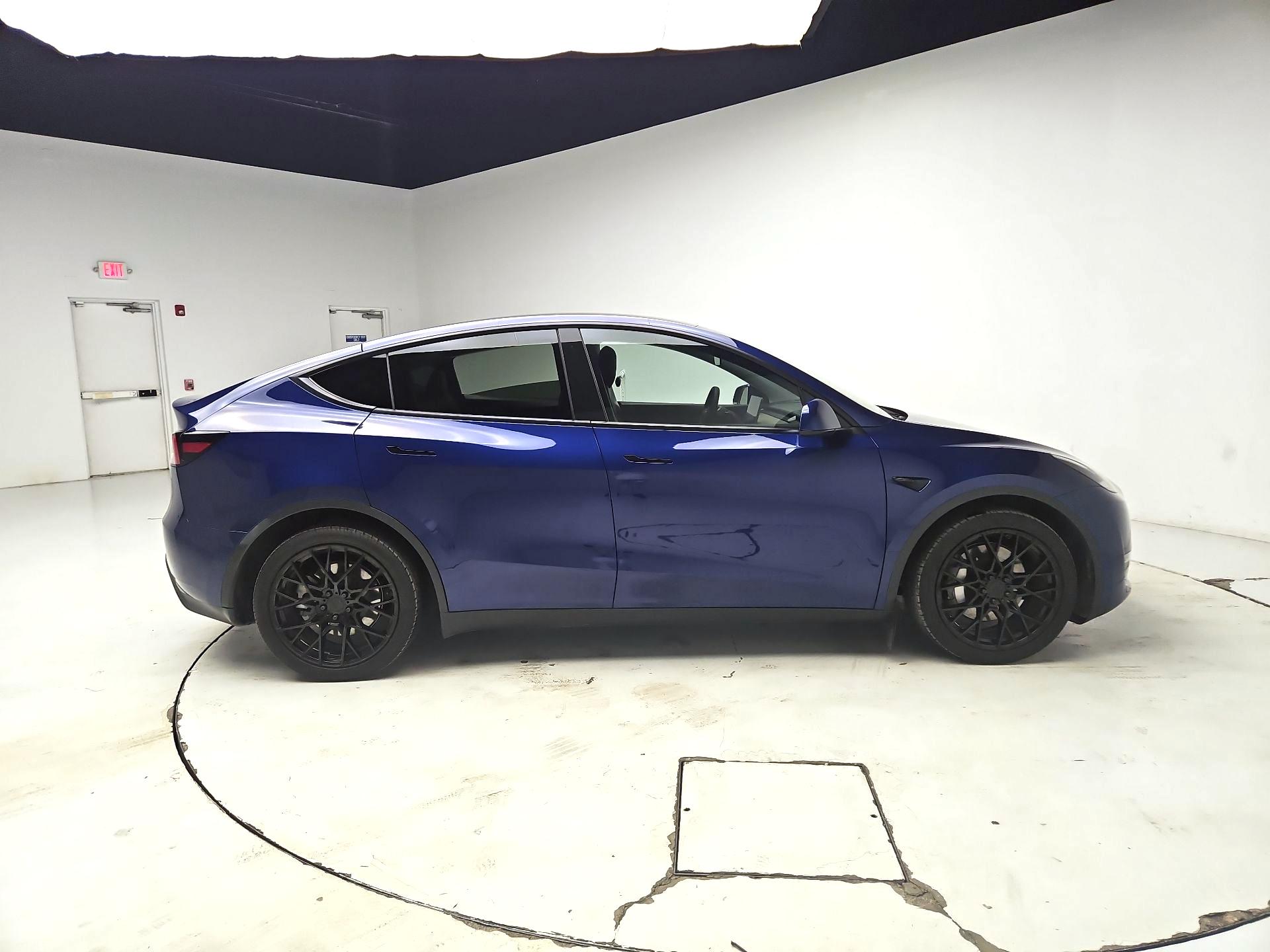 Thumbnail: 2021 Tesla Model Y - 4