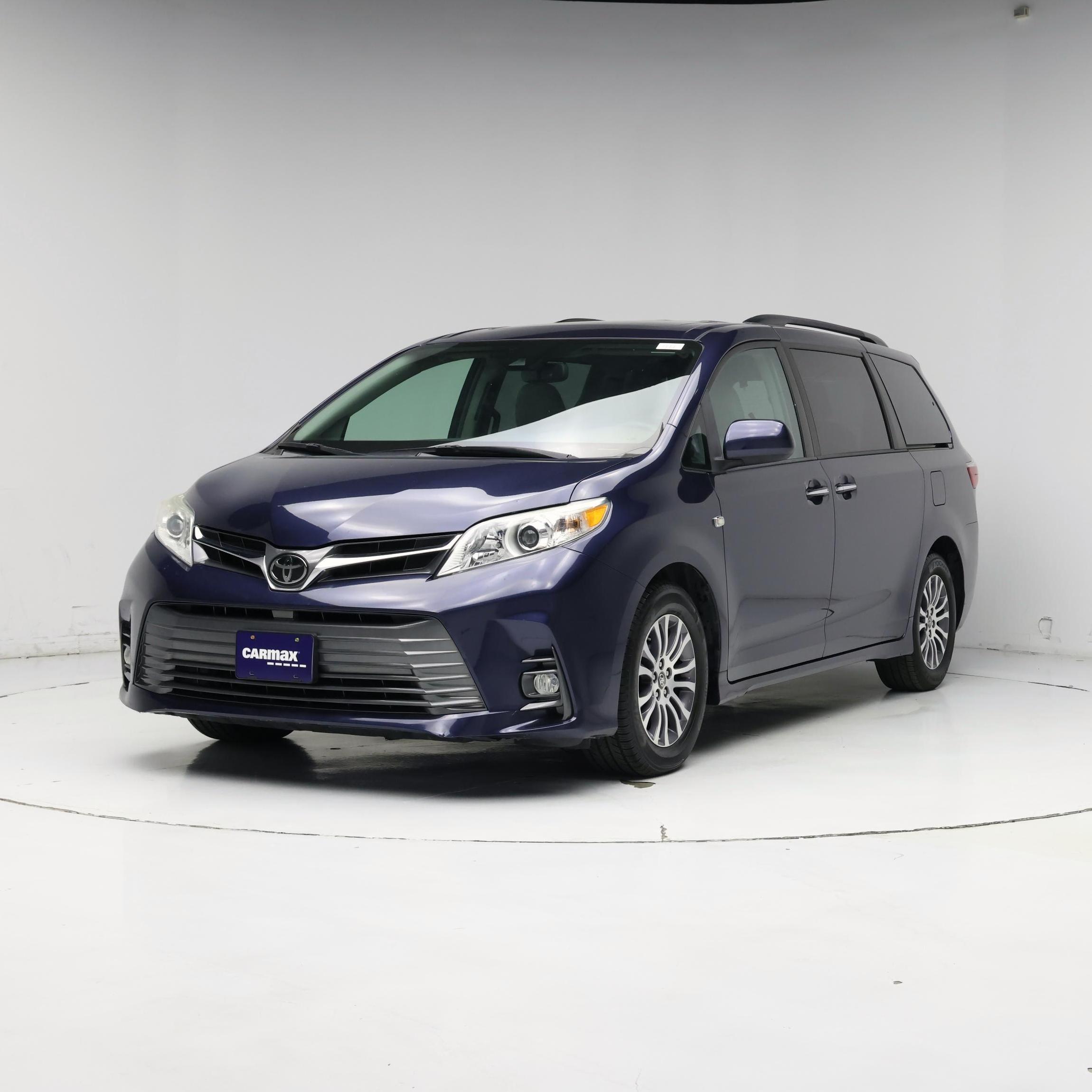 Thumbnail: 2018 Toyota Sienna - 4