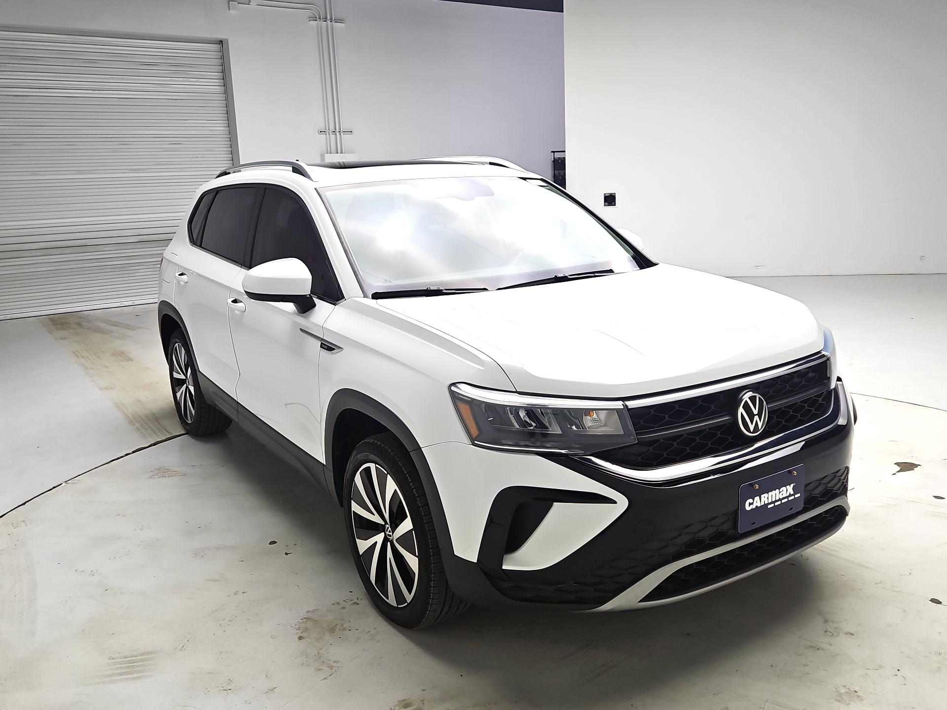 Thumbnail: 2022 Volkswagen Taos - 1