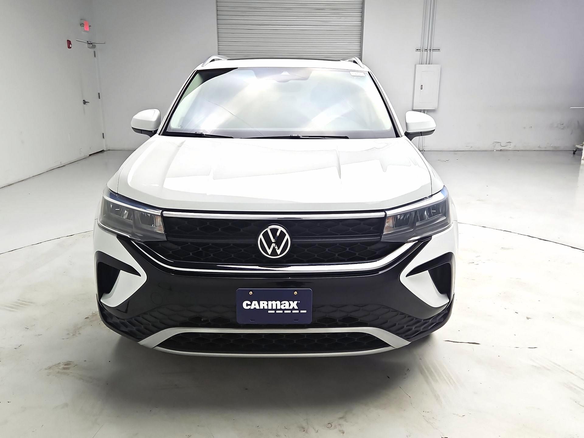 Thumbnail: 2022 Volkswagen Taos - 2