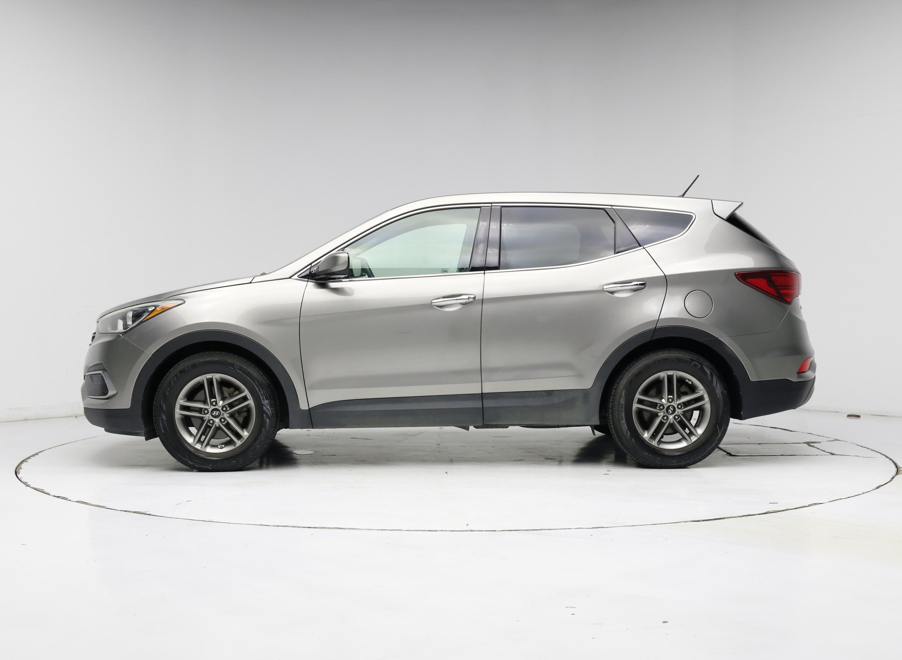 Thumbnail: 2018 Hyundai Santa Fe - 3