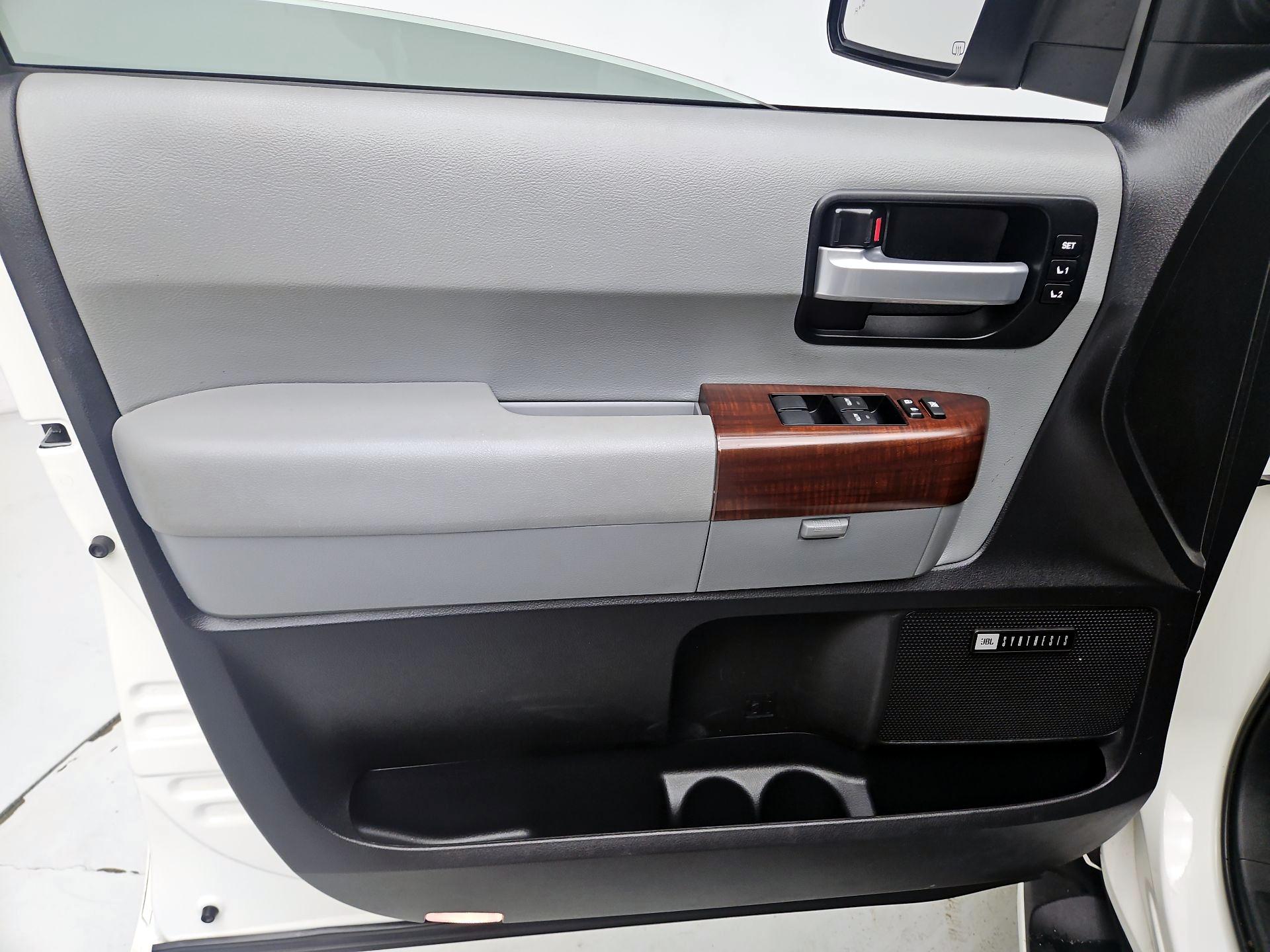 Thumbnail: 2016 Toyota Sequoia - 10