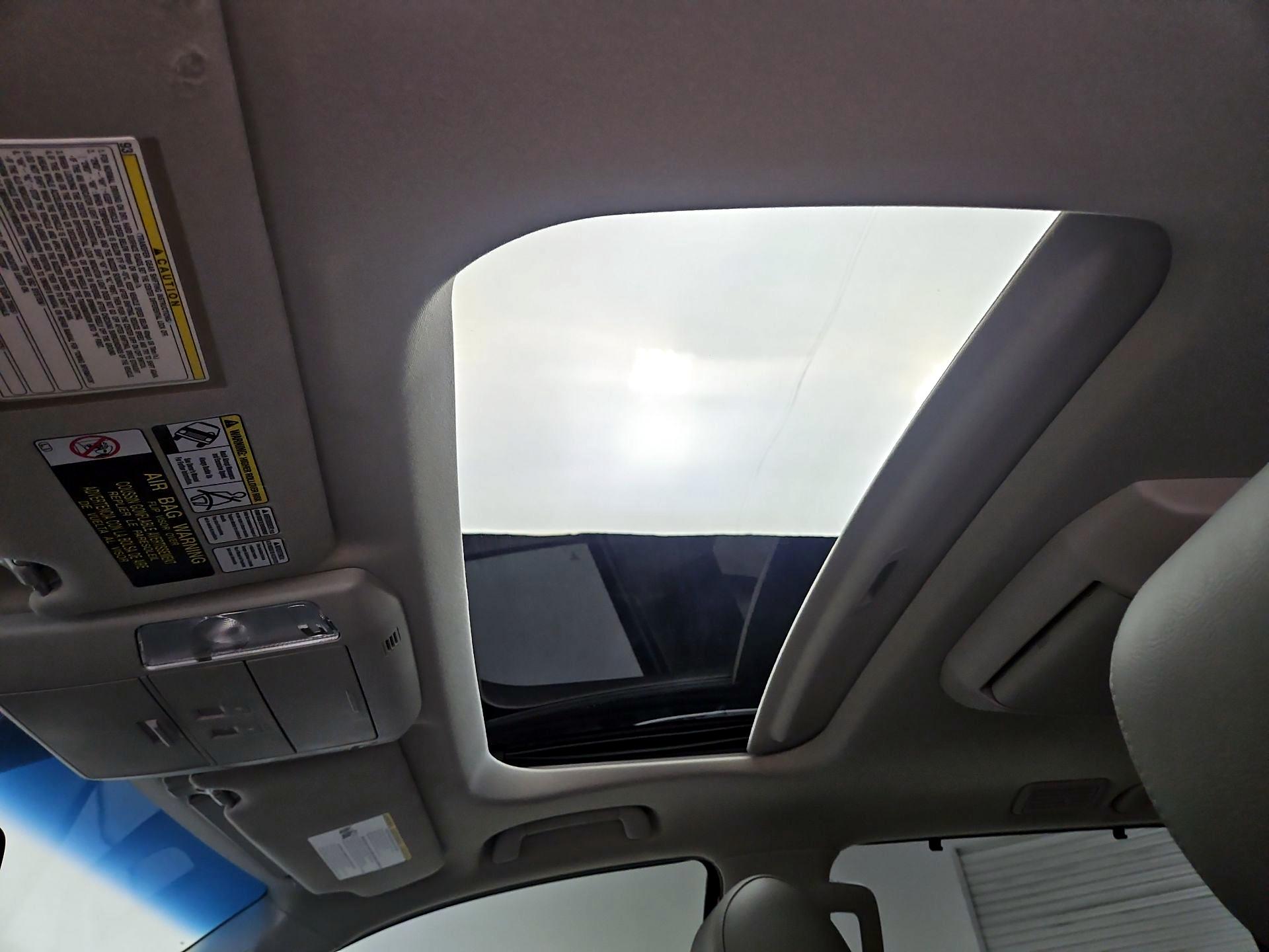 Thumbnail: 2016 Toyota Sequoia - 17