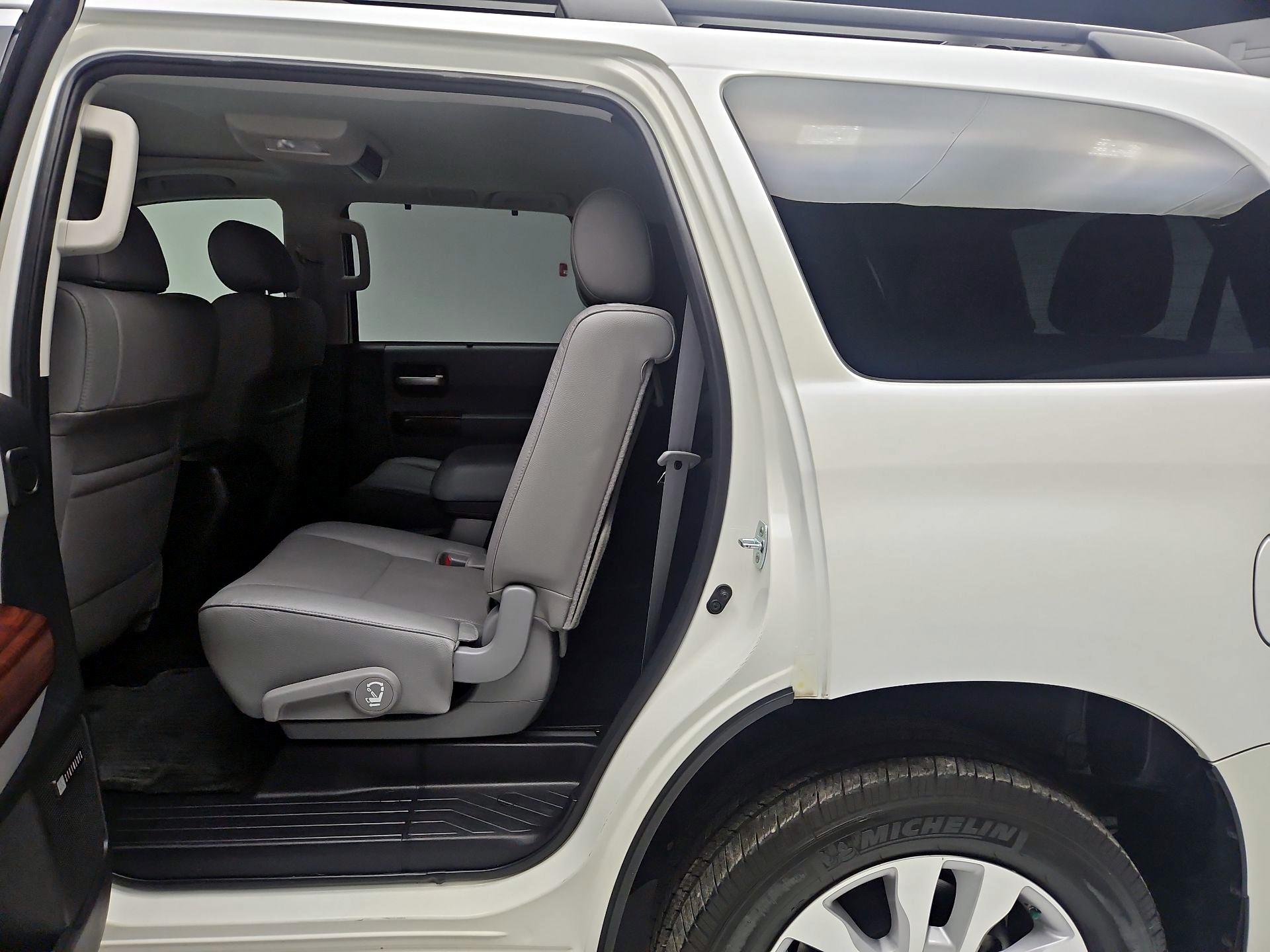 Thumbnail: 2016 Toyota Sequoia - 18
