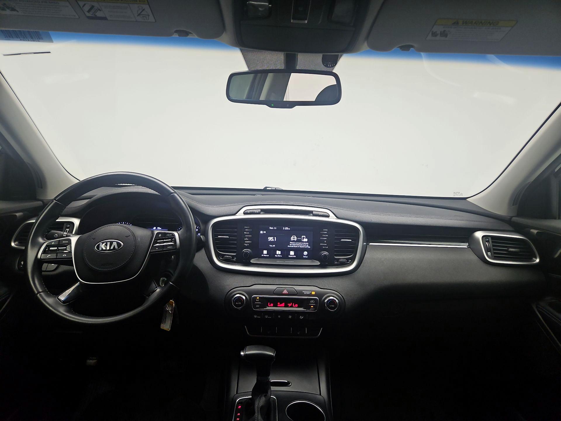 Thumbnail: 2019 Kia Sorento - 9