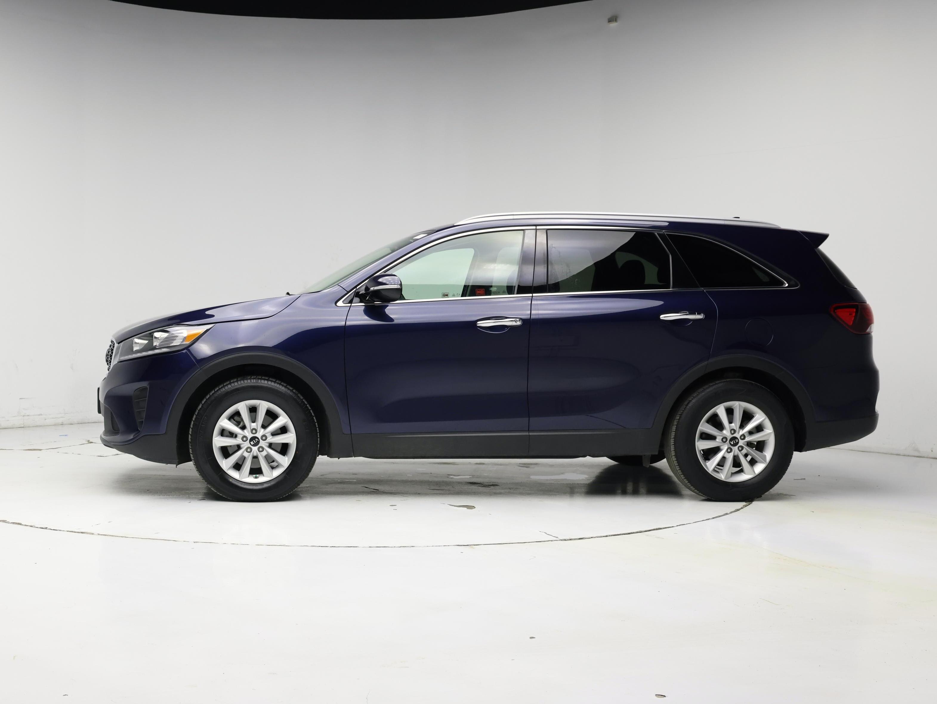Thumbnail: 2019 Kia Sorento - 3