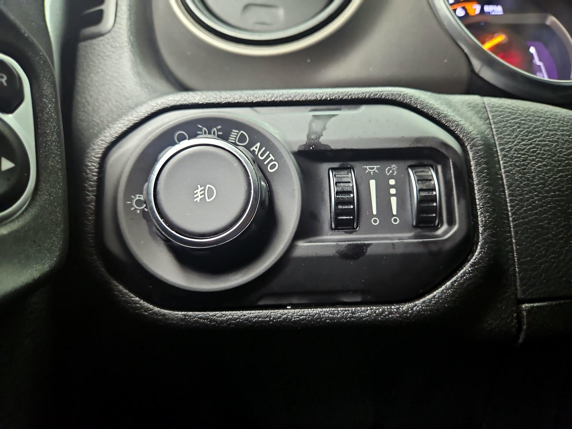 Thumbnail: 2018 Jeep Wrangler - 11